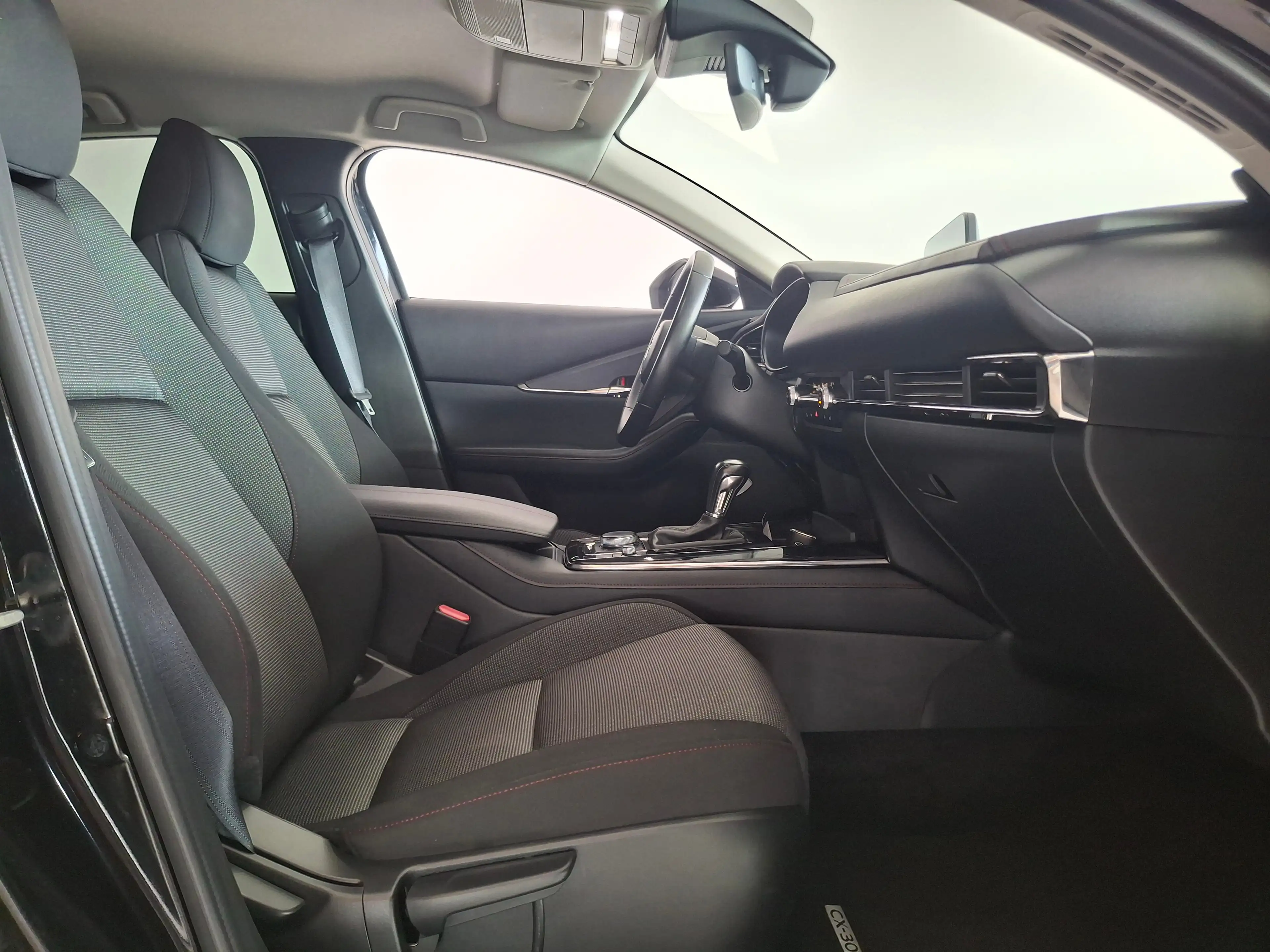 Mazda CX-30 2.0 e-SkyActiv-X M Hybrid Sportive LED CAMERA STOE — photo 6