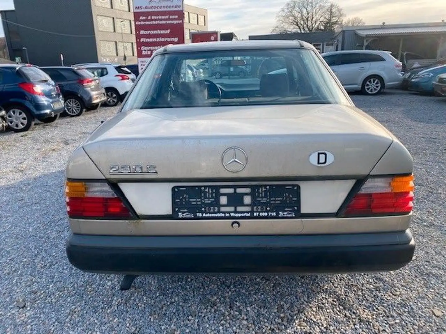 Mercedes-Benz E 230 Gris - 1