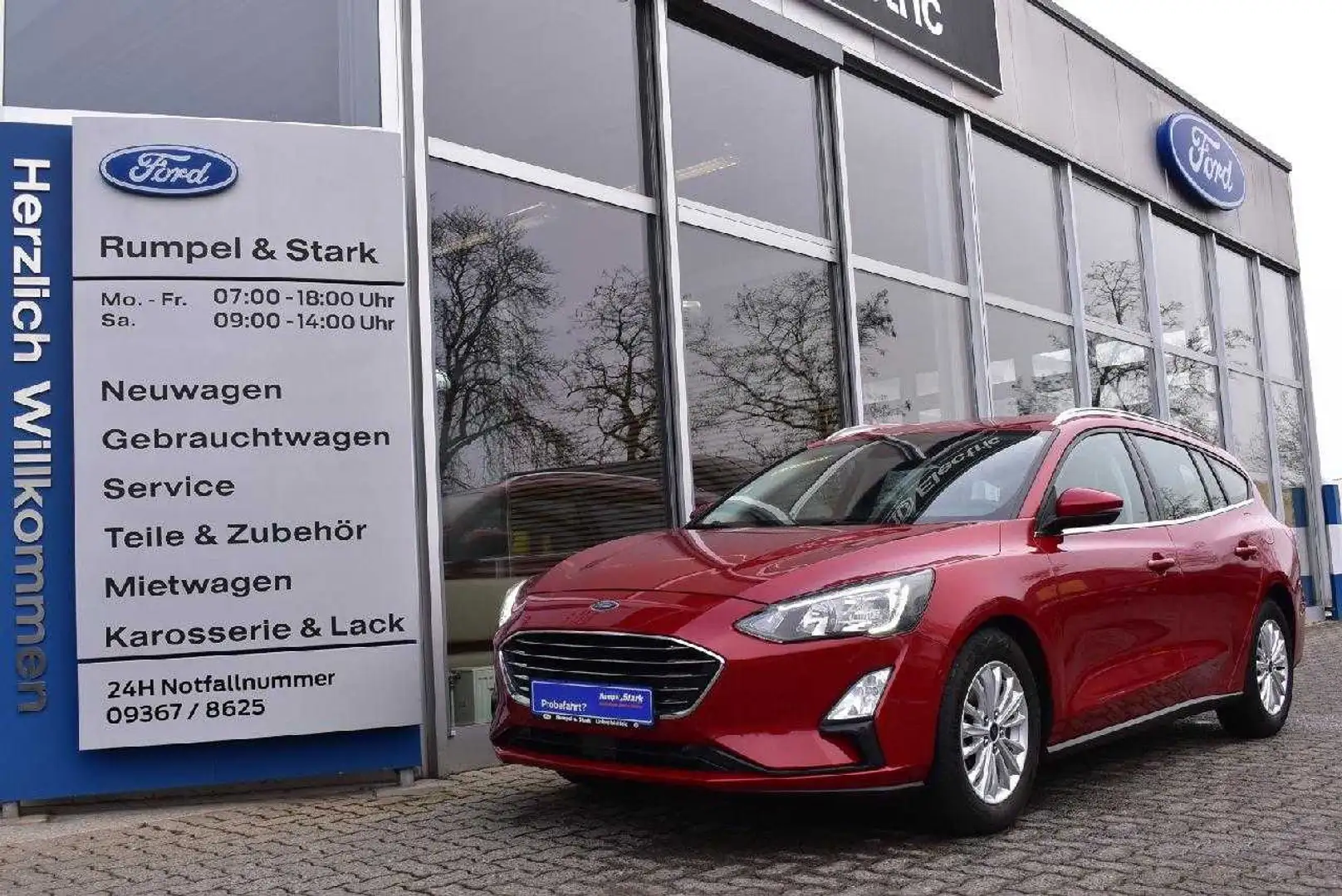 Ford Focus Titanium Rood - 1