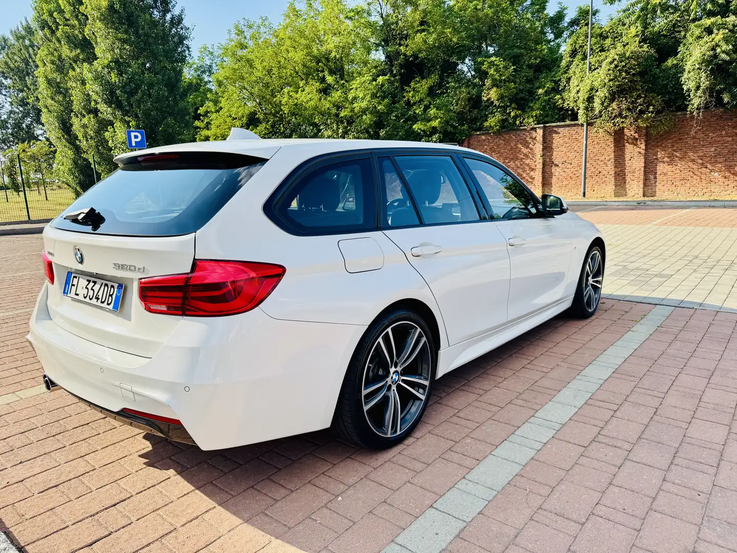 BMW 320 320d Touring xdrive Msport auto - 2
