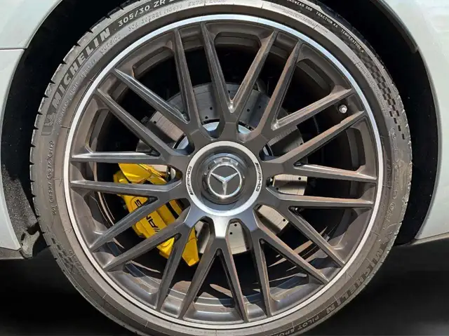 Mercedes-Benz SL view 7