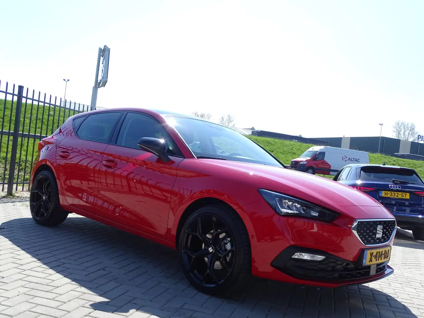SEAT Leon FR 1.5 TSI Style Business Intense 6-Bak, Multimedi Rosso - 2