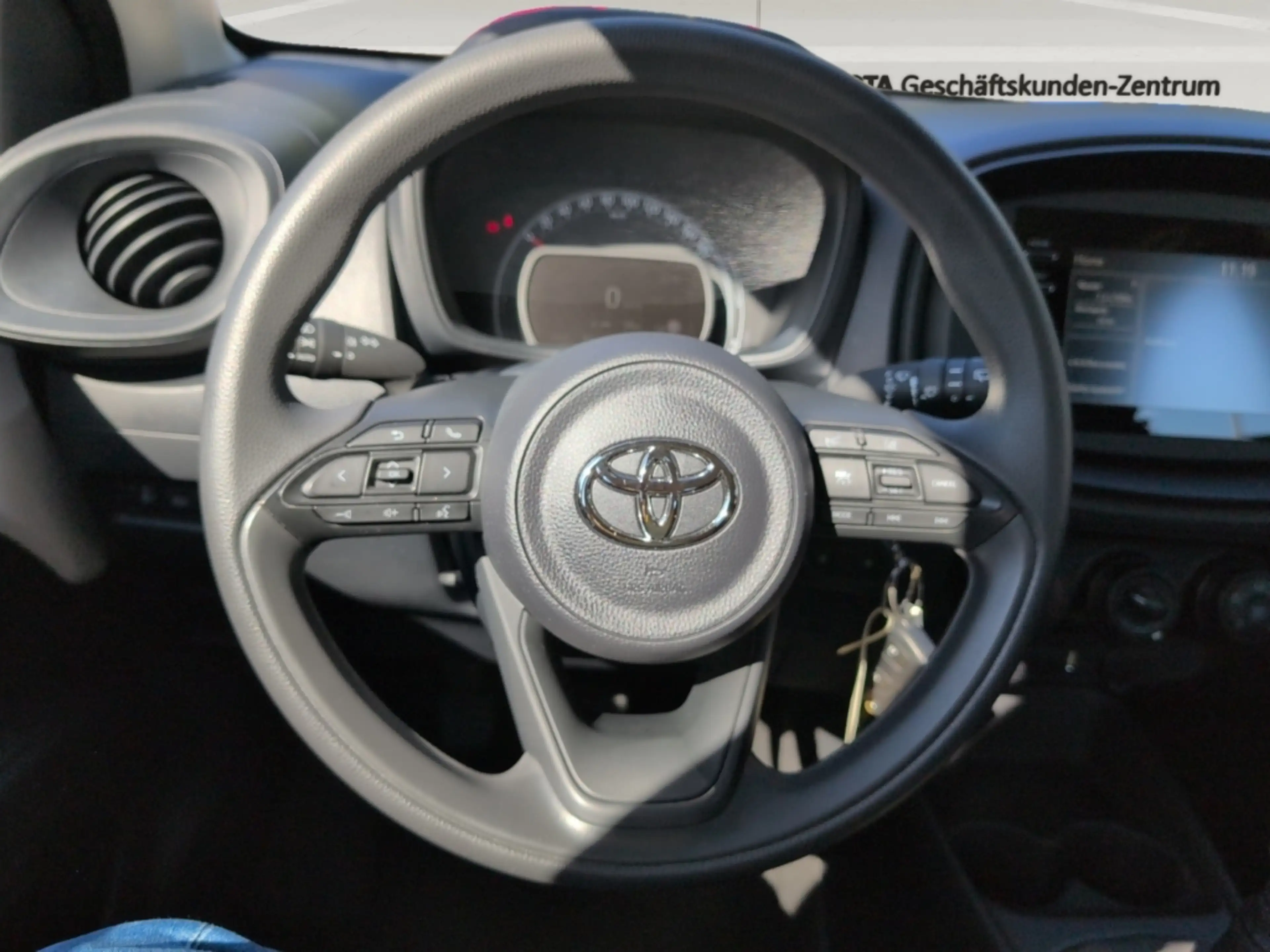 Toyota Aygo X Basis Apple CarPlay Android Auto Musikstreaming DA — photo 12