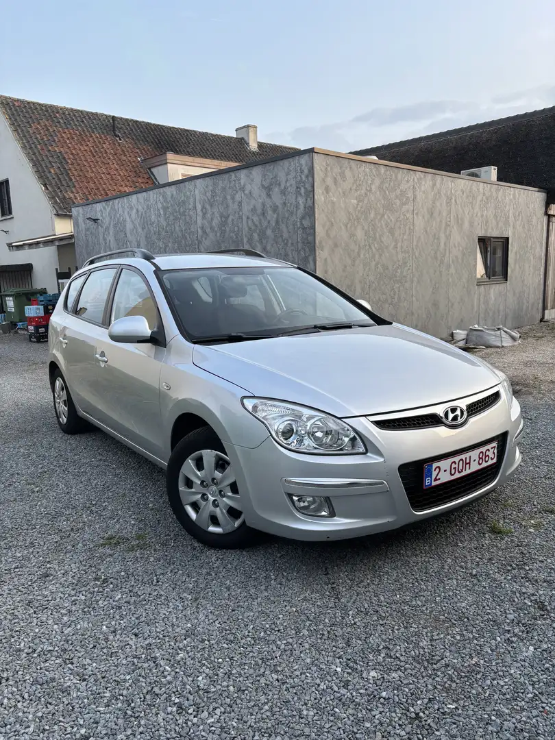 Hyundai i30 i30cw 1.6 Automatik Comfort - 1