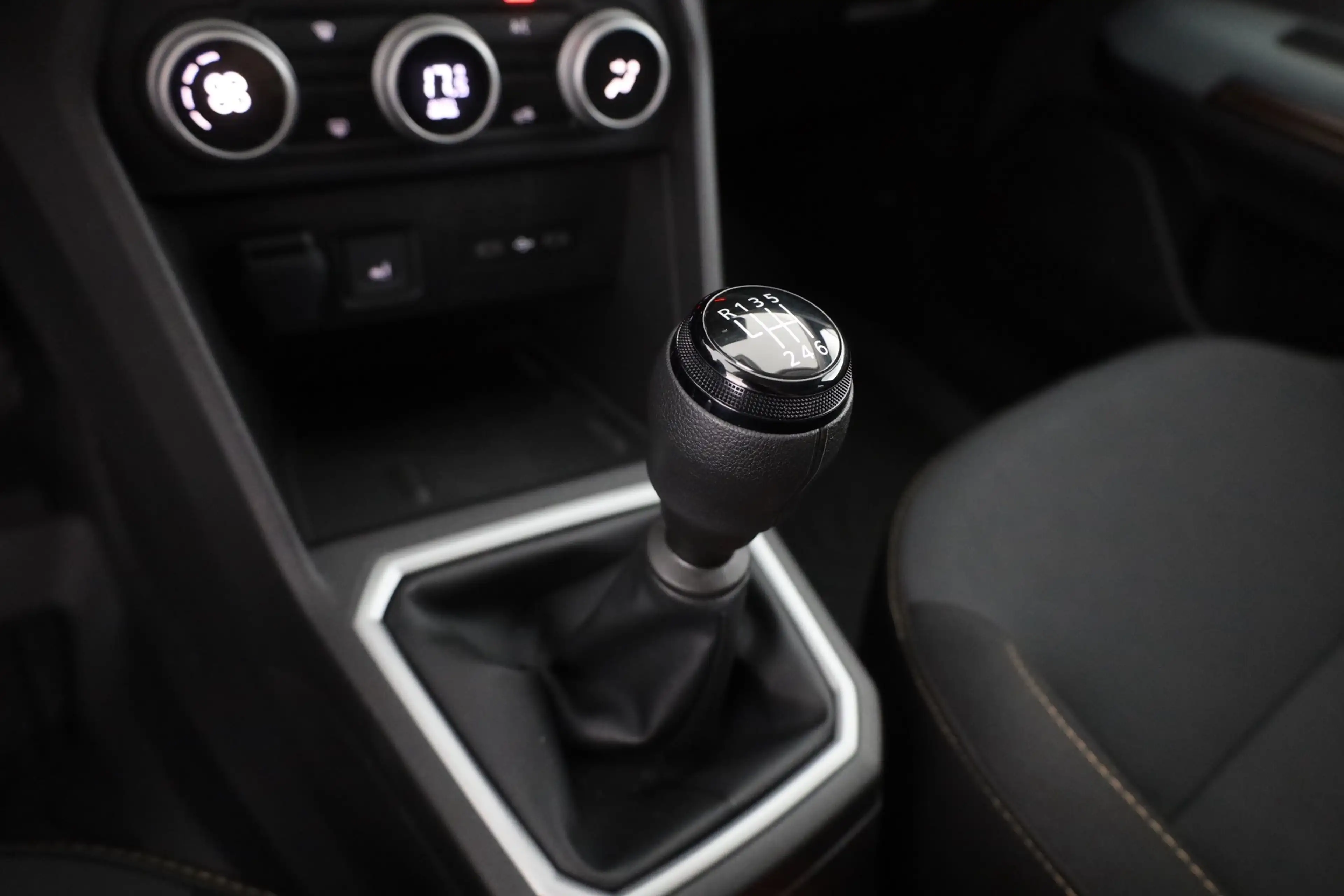 Dacia Jogger TCe 110 Extreme LED 7-Sitzer Kamera — photo 14