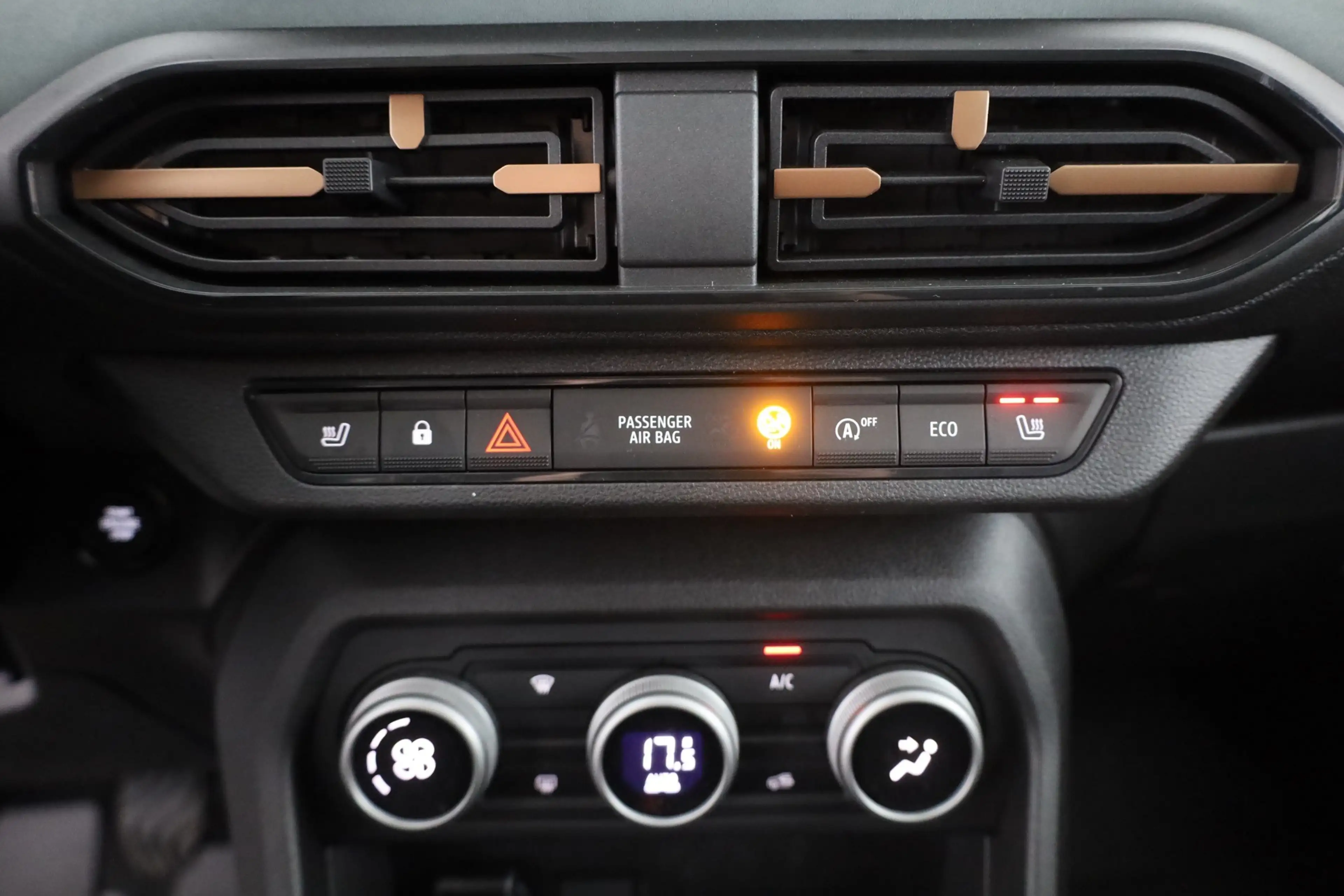 Dacia Jogger TCe 110 Extreme LED 7-Sitzer Kamera — photo 12