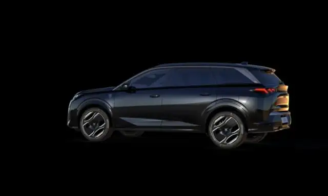 Peugeot 5008 210 GT Elektro Ansicht 3