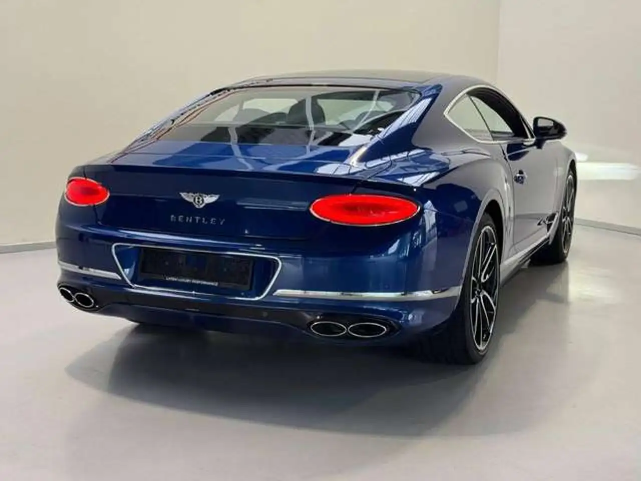 Bentley Continental GT 2022 — фото 10