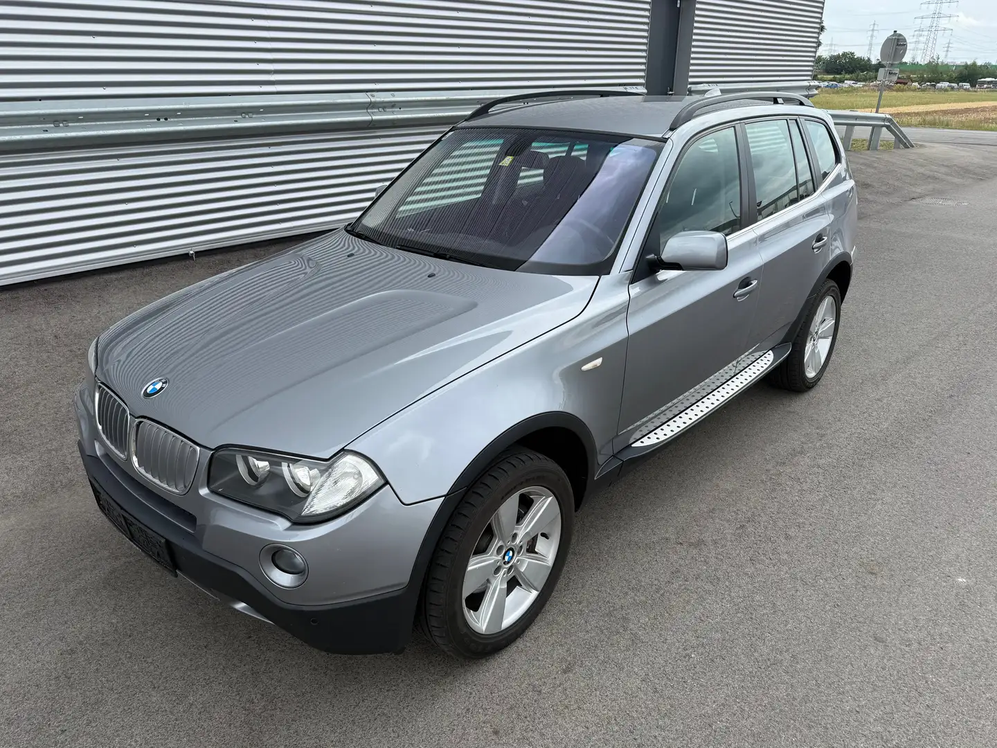 BMW X3 2,5si Österreich-Paket Aut. ID:48 Grau - 1