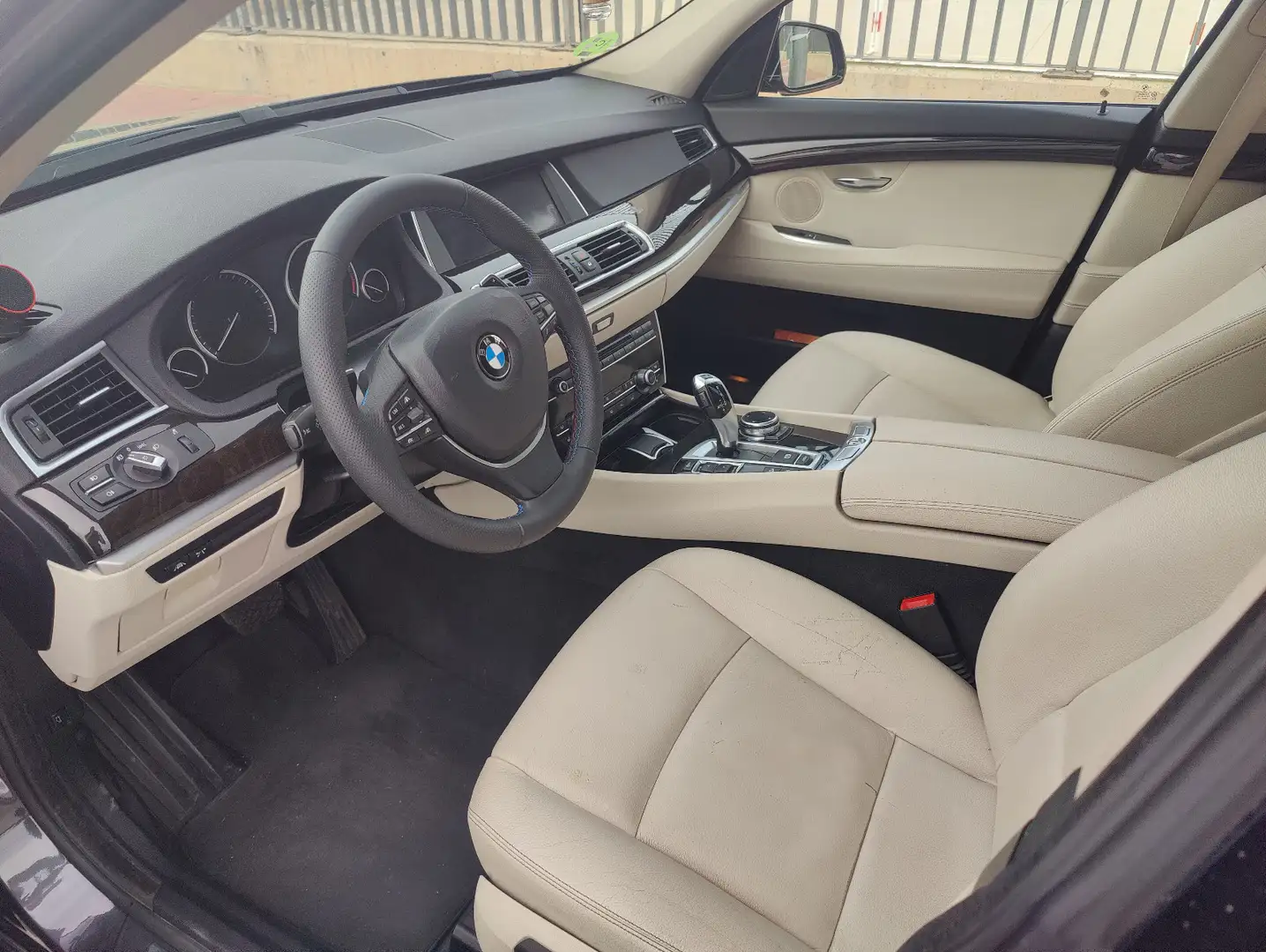 BMW 530 530dA Gran Turismo xDrive Luxury - 2
