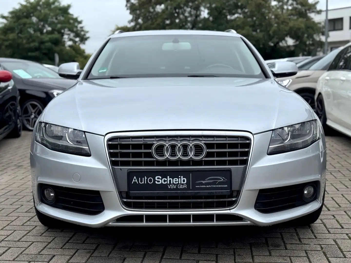 Audi A4 Avant 2.0 TDI Attraction Silber - 2