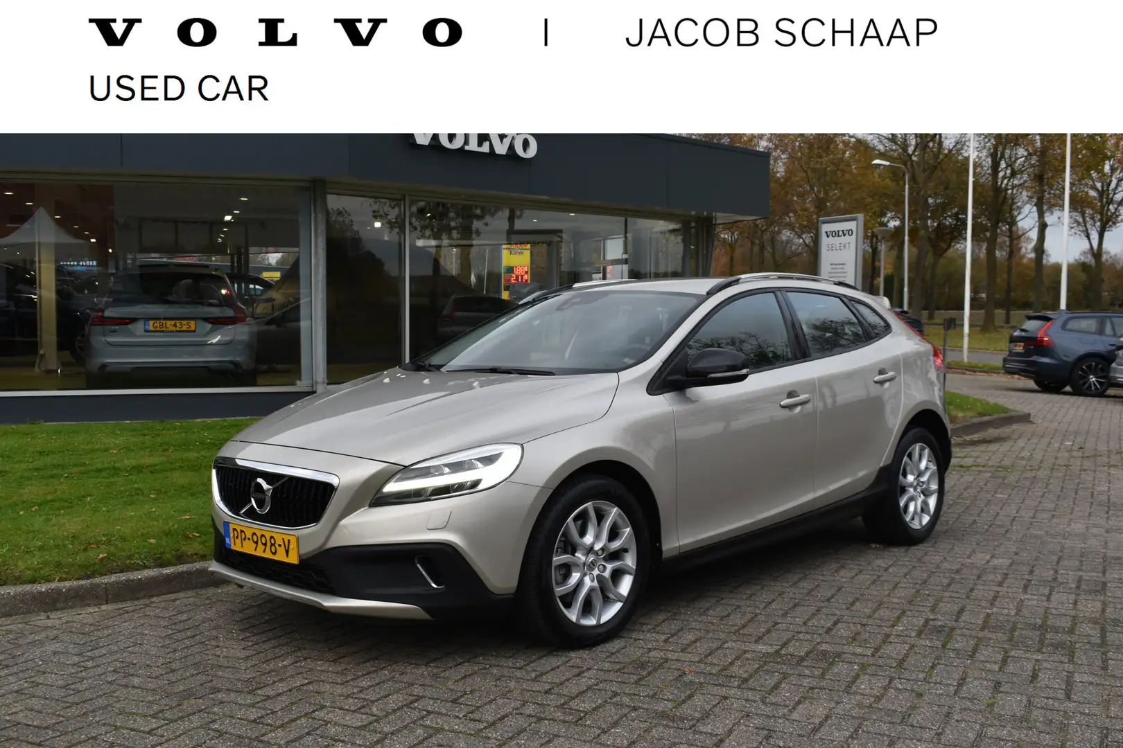 Volvo V40 Cross Country T3 153PK Automaat Nordic+ | Standkachel | Stoelver Beige - 1
