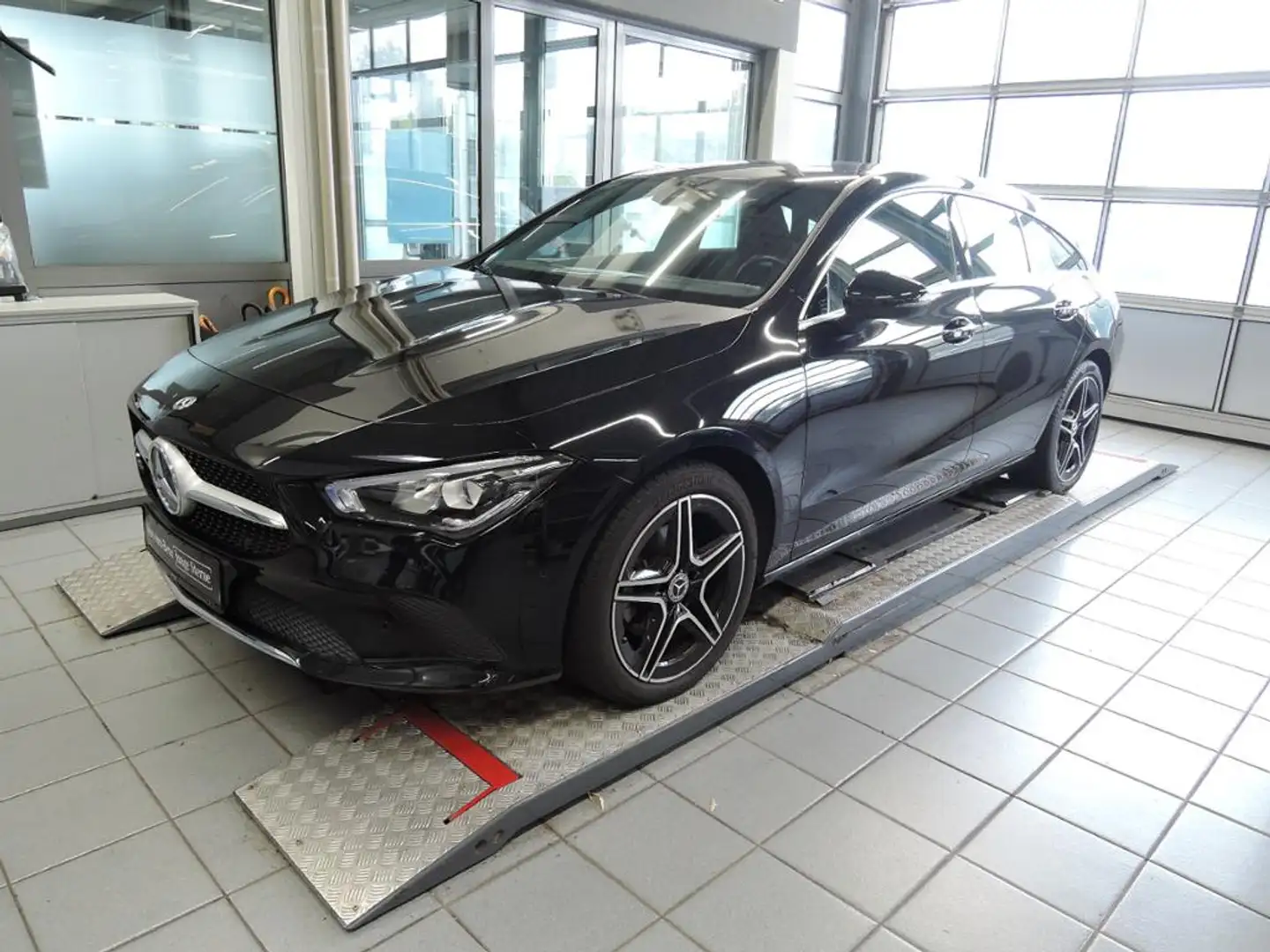 Mercedes-Benz CLA 200 d SB Progressive/8G/LED/Kamera/Navi/ Schwarz - 1