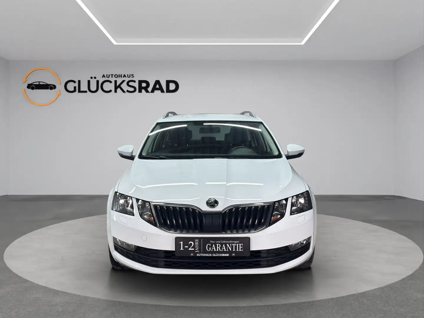Skoda Octavia 1.5 TSI Combi Ambition DSG ACC AHK Carpl Blanc - 2