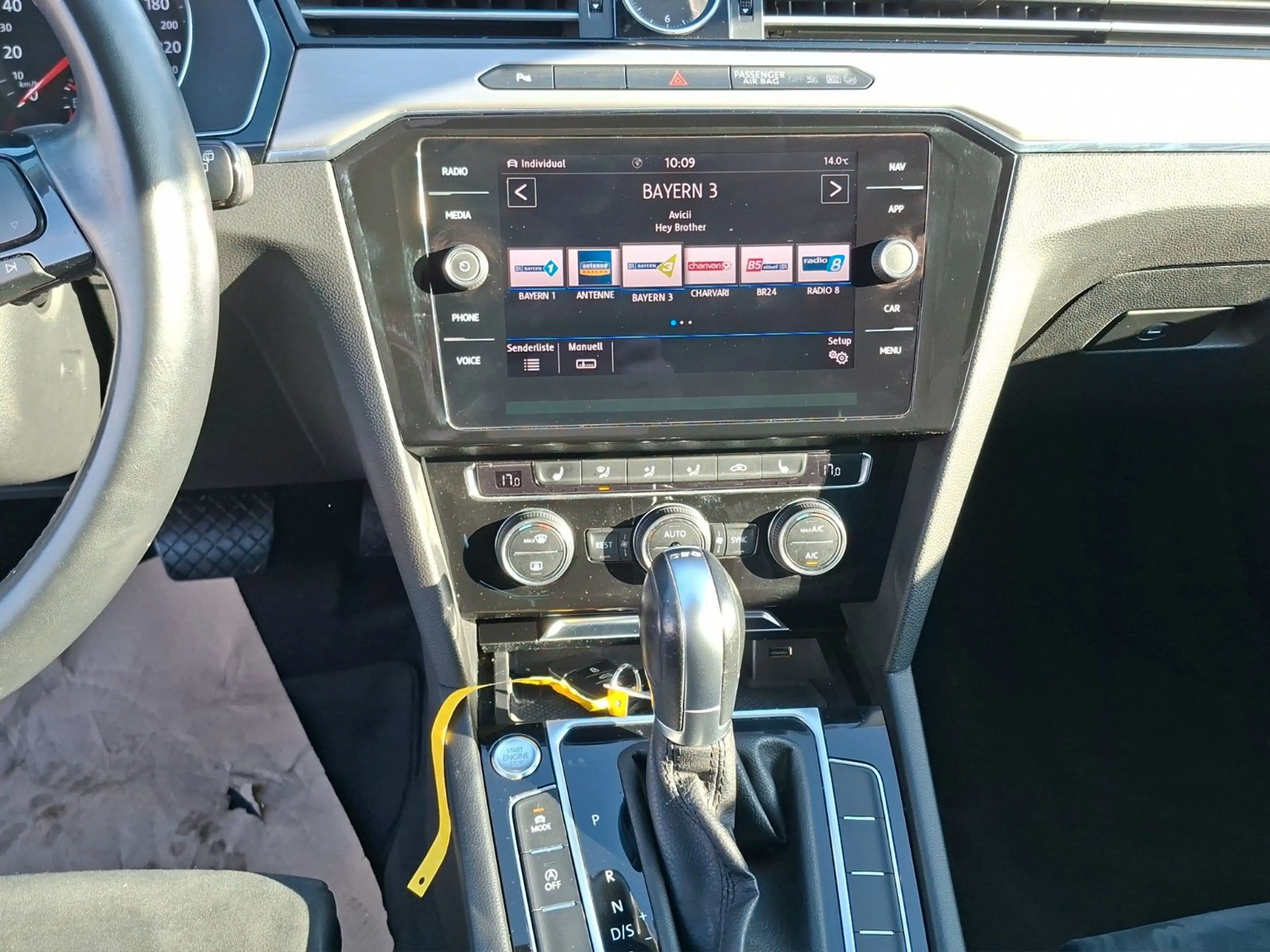Volkswagen Passat Variant Highline ACC,AHK,RFK,PDC,8-fach — photo 14