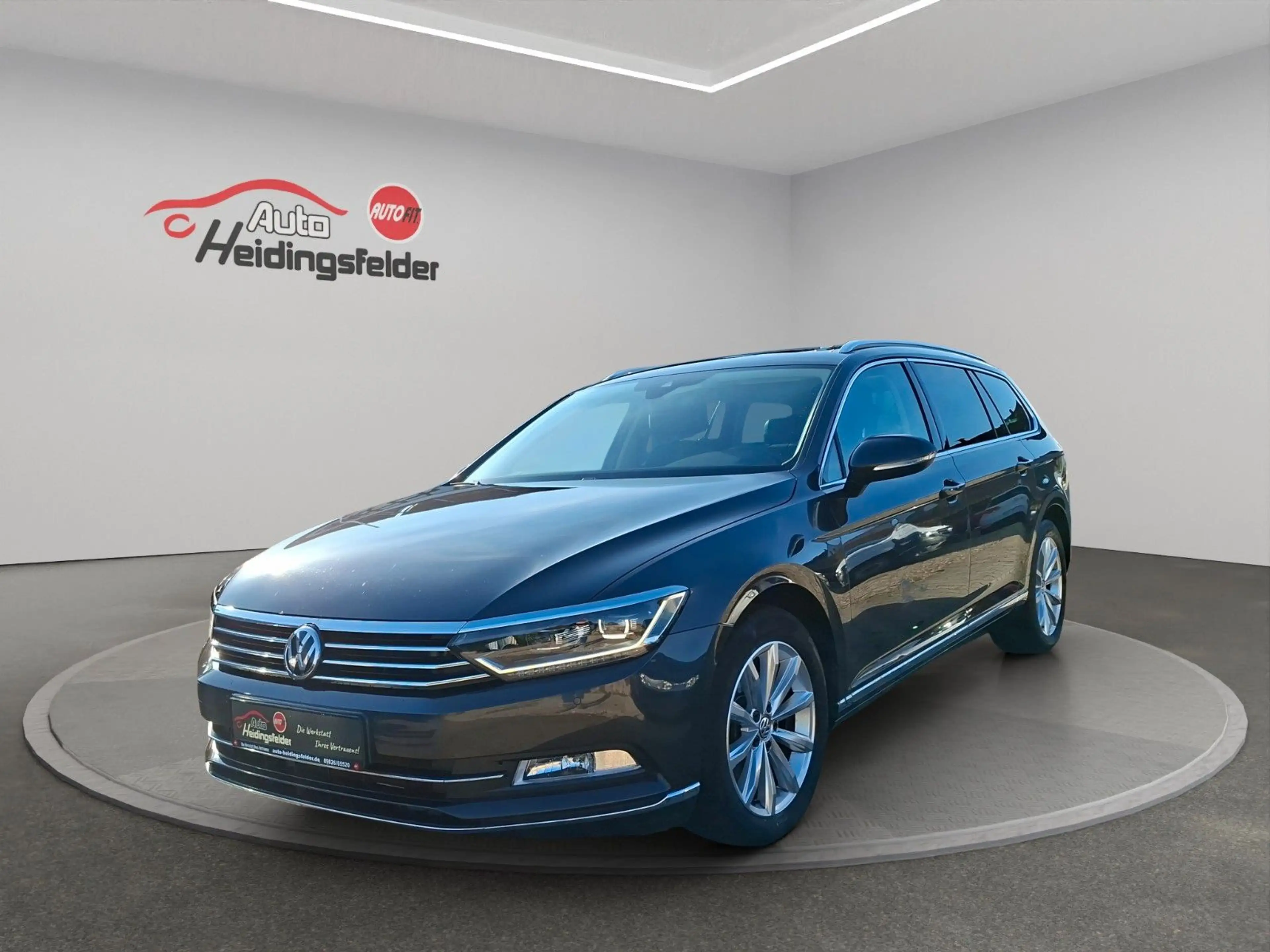 Volkswagen Passat Variant Highline ACC,AHK,RFK,PDC,8-fach