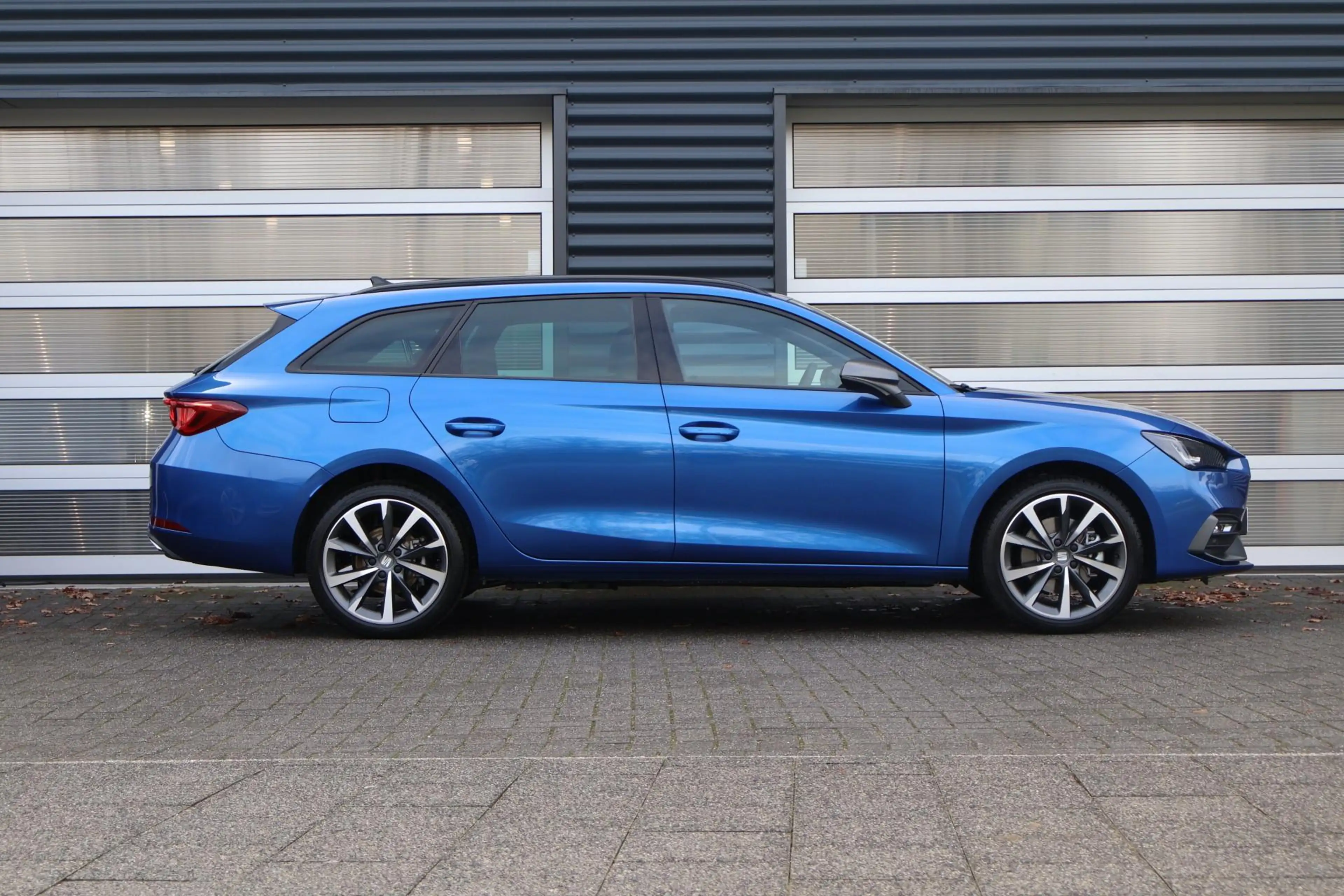 SEAT Leon e-Hybrid Sportstourer 1.5 TSI 204pk FR Business | Trekhaak — photo 3