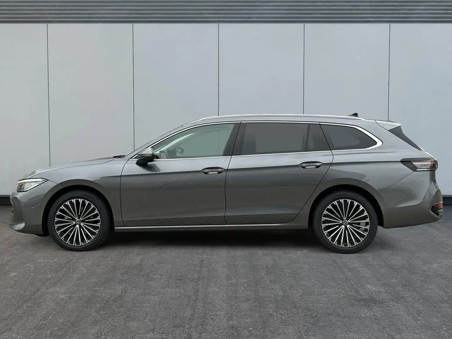 Volkswagen Passat Variant Elegance DSG+PANO+NAVI+MATRIX+360 KAM+MASSAGE+A... Grau - 2