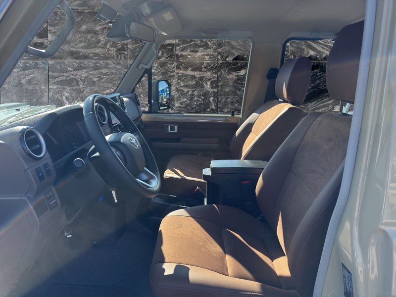 Toyota Land Cruiser GDJ 71 SDLX+ Autom LED Leder SOFORT — photo 5