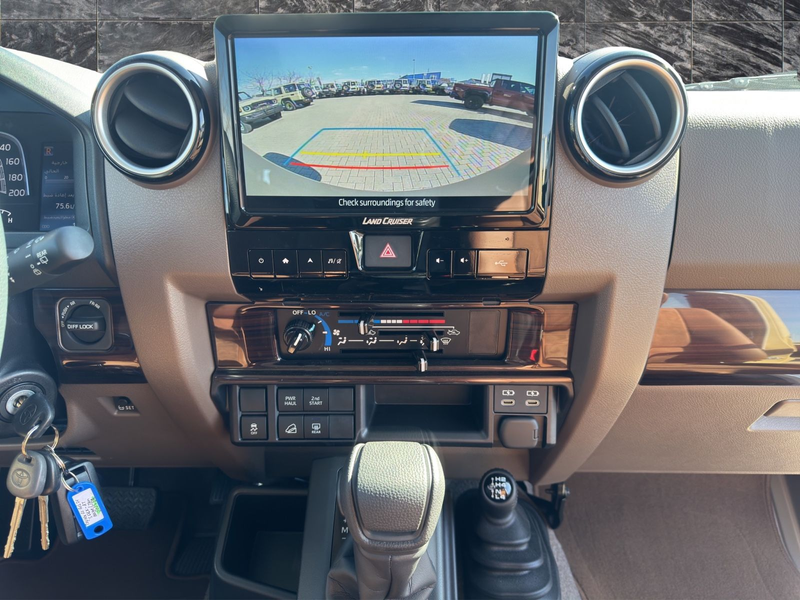 Toyota Land Cruiser GDJ 71 SDLX+ Autom LED Leder SOFORT — photo 8