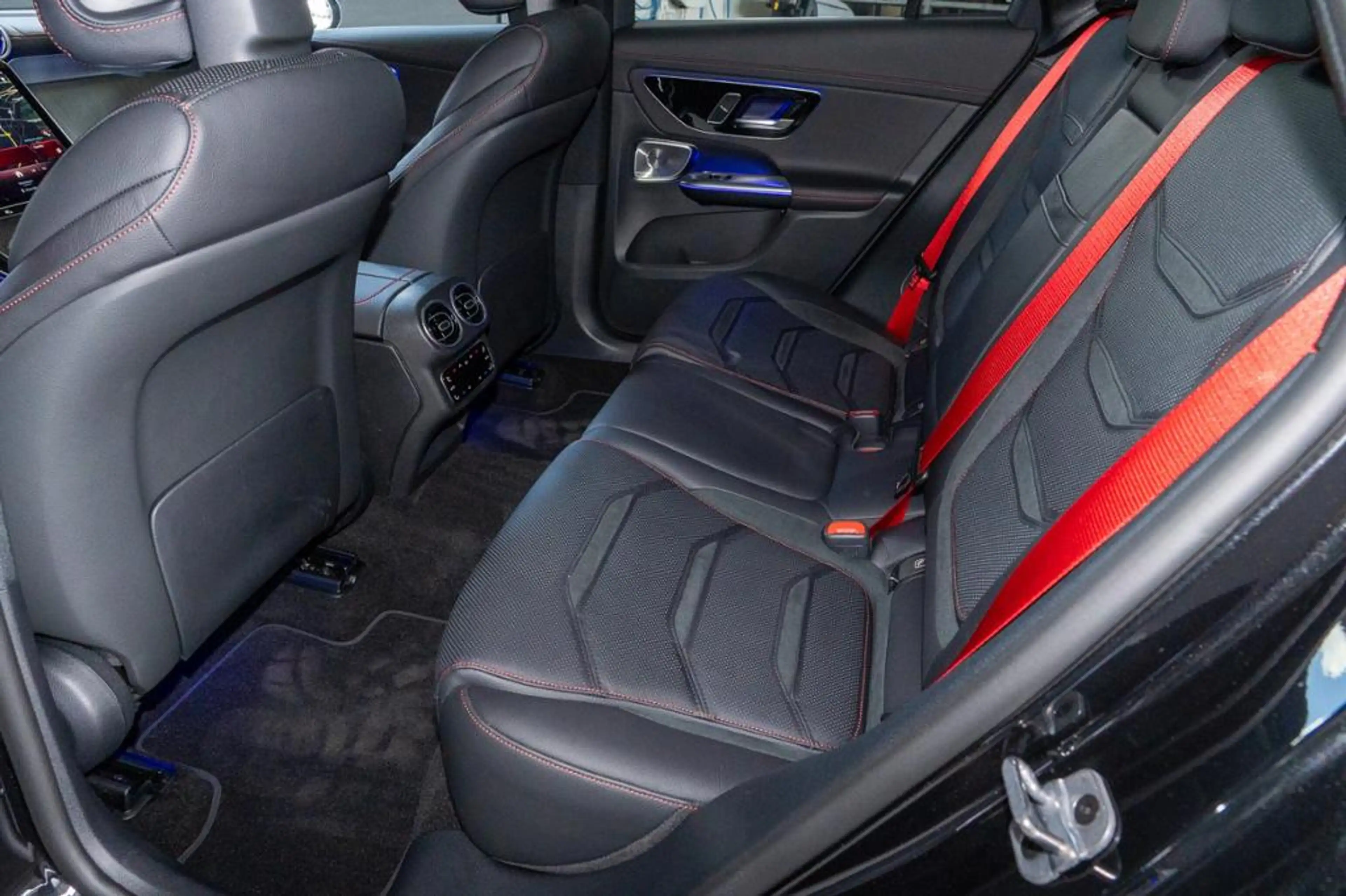 Mercedes-Benz GLC 43 AMG AMG GLC 43 4M *Night II Perf Pano Burm Head AHK — photo 13