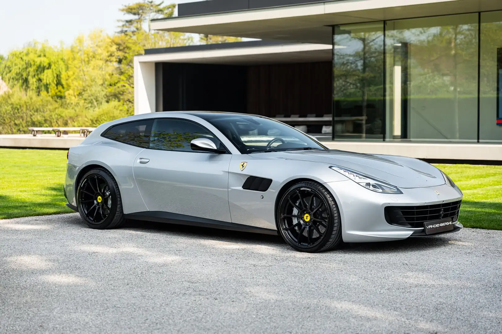 Ferrari GTC4 Lusso LIFT/CARPLAY/DAYTONA/PASS DISPLAY/PANO/SPORT EXH Argent - 1