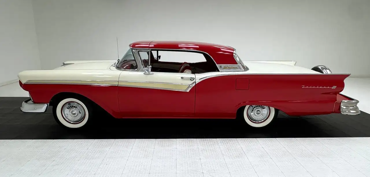 Ford Fairlane 500 Skyliner, foto 4