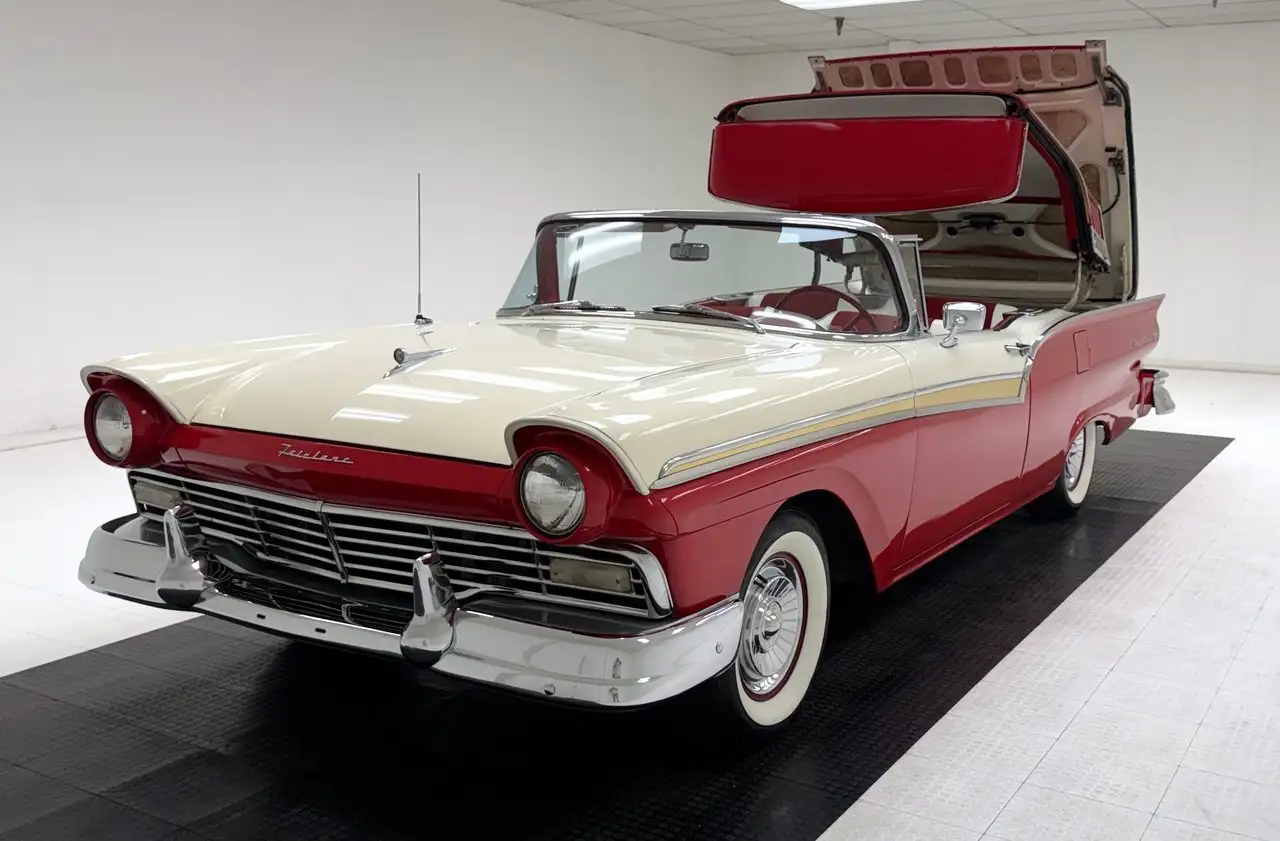 Ford Fairlane 500 Skyliner, foto 2