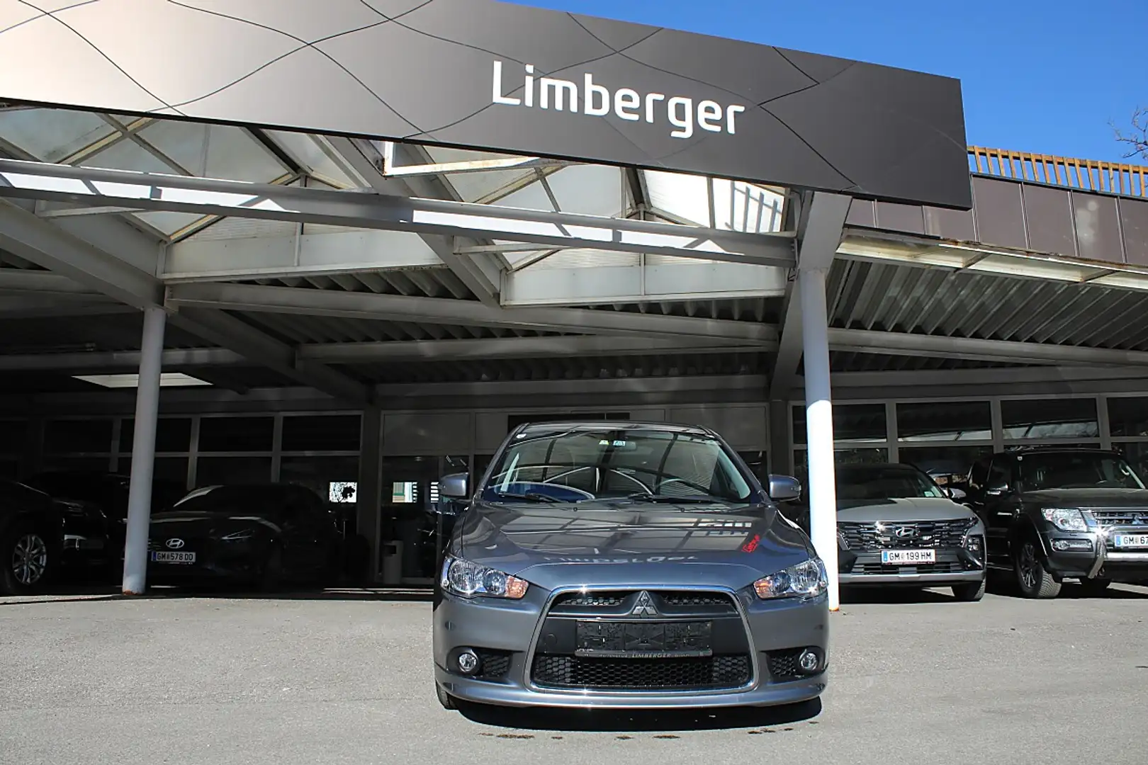 Mitsubishi Lancer Sportback 1,6 Comfort Line Grau - 2
