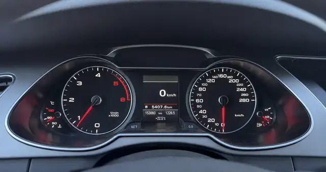 Audi A4 view 12