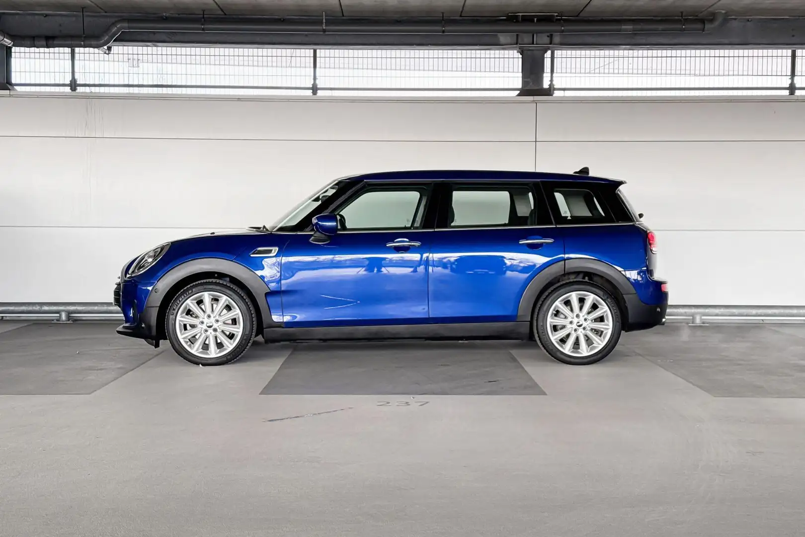 MINI Cooper Clubman 1.5 | Selections Blauw - 2