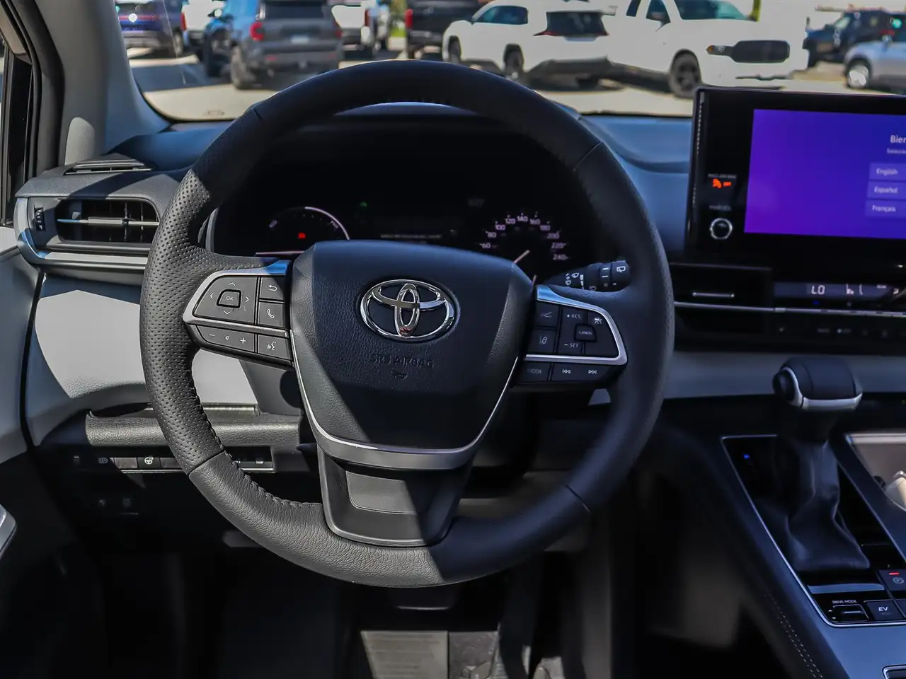 Toyota Sienna снимка Toyota Sienna