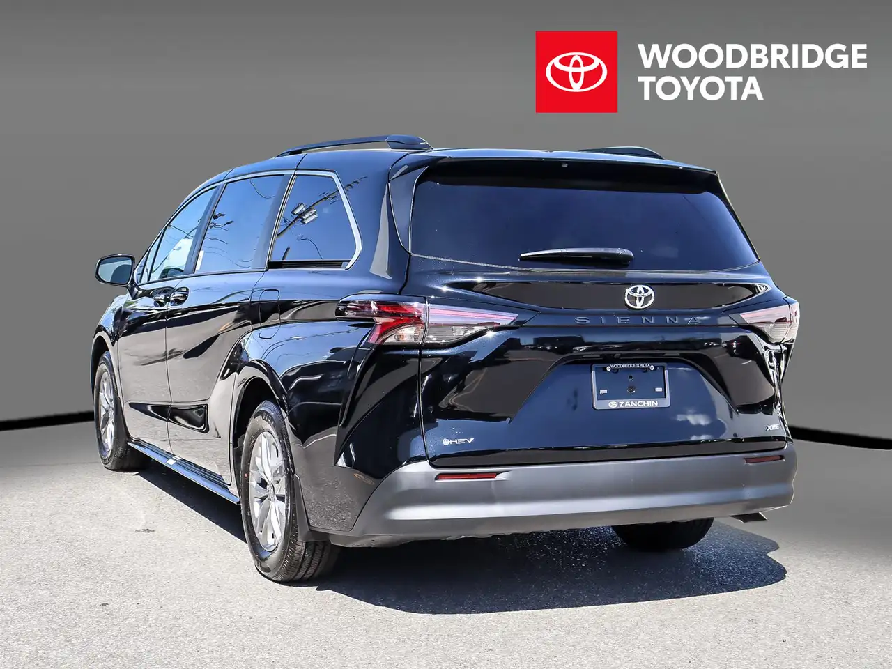 Toyota Sienna снимка Toyota Sienna