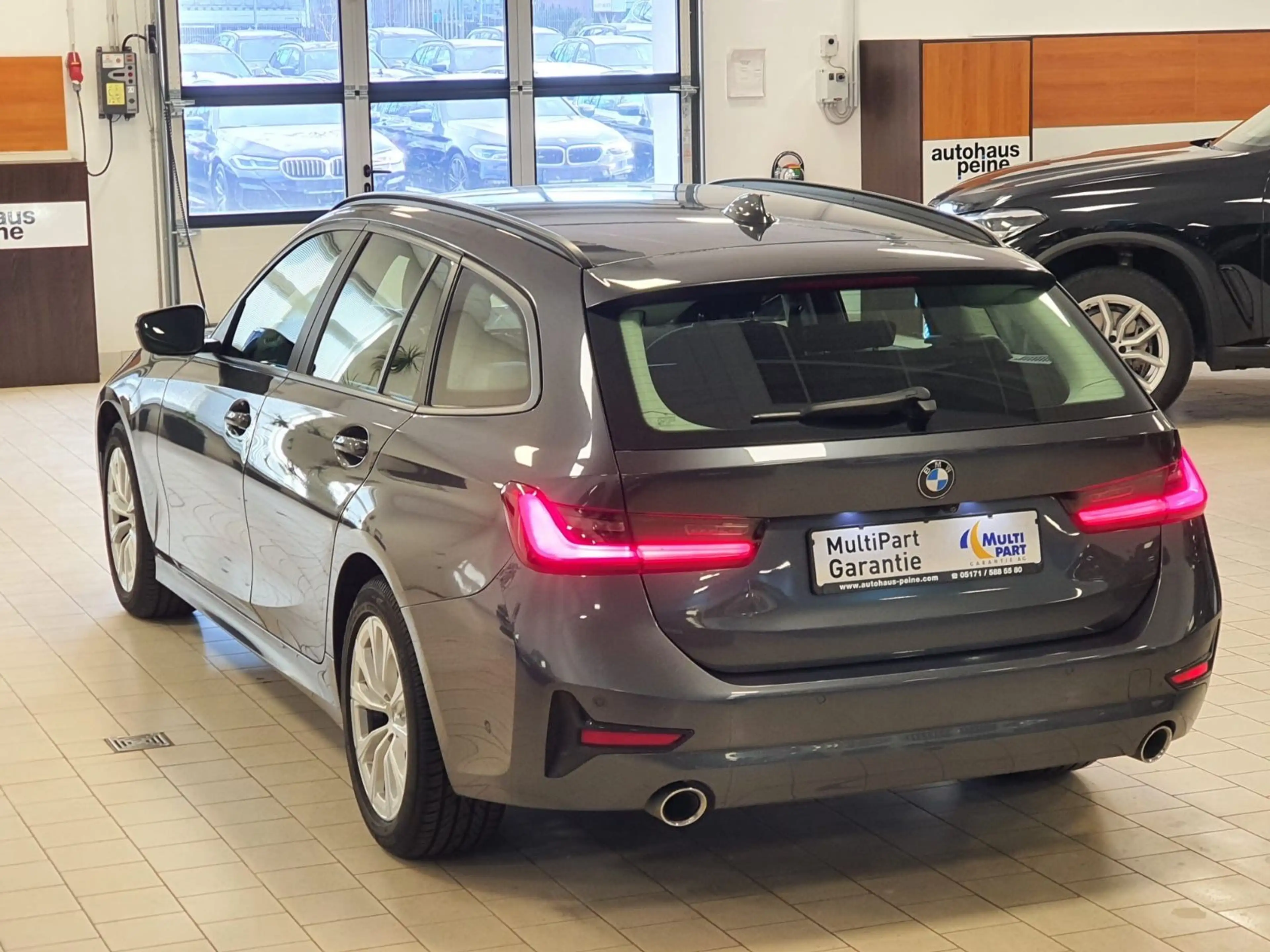 BMW 320 d xDrive Advantage Aut/Navi/Park&FernLichtAss — photo 8