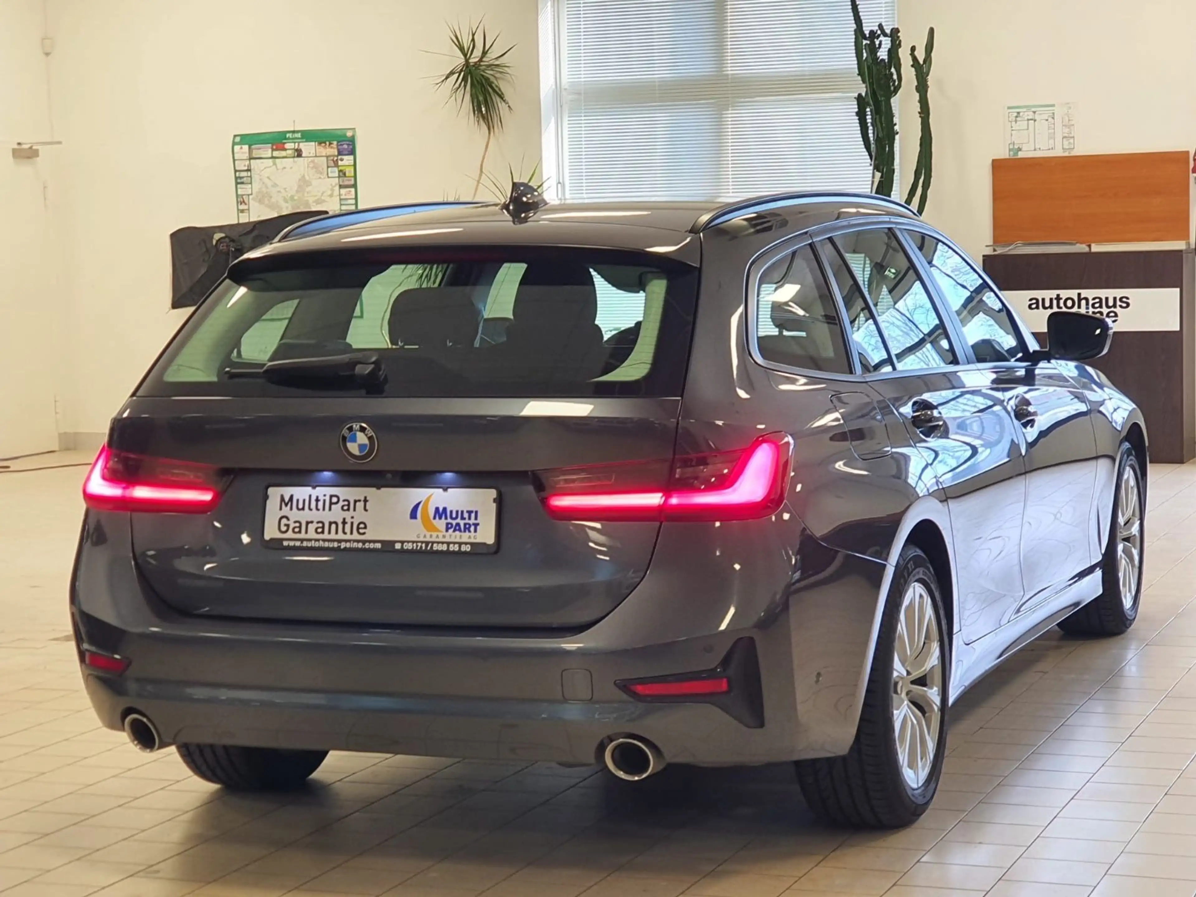 BMW 320 d xDrive Advantage Aut/Navi/Park&FernLichtAss — photo 10