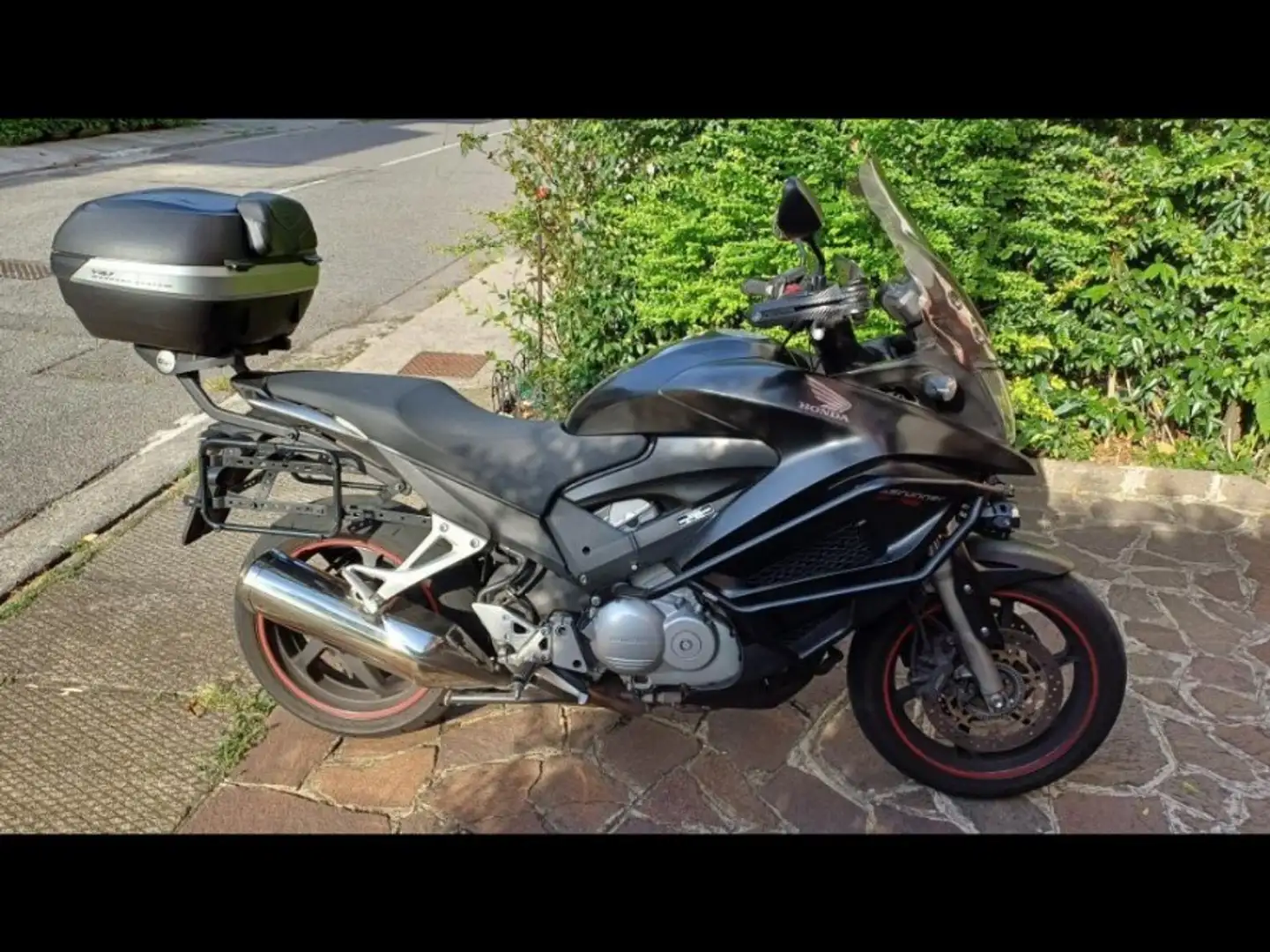 Honda Crossrunner 800 Negro - 1