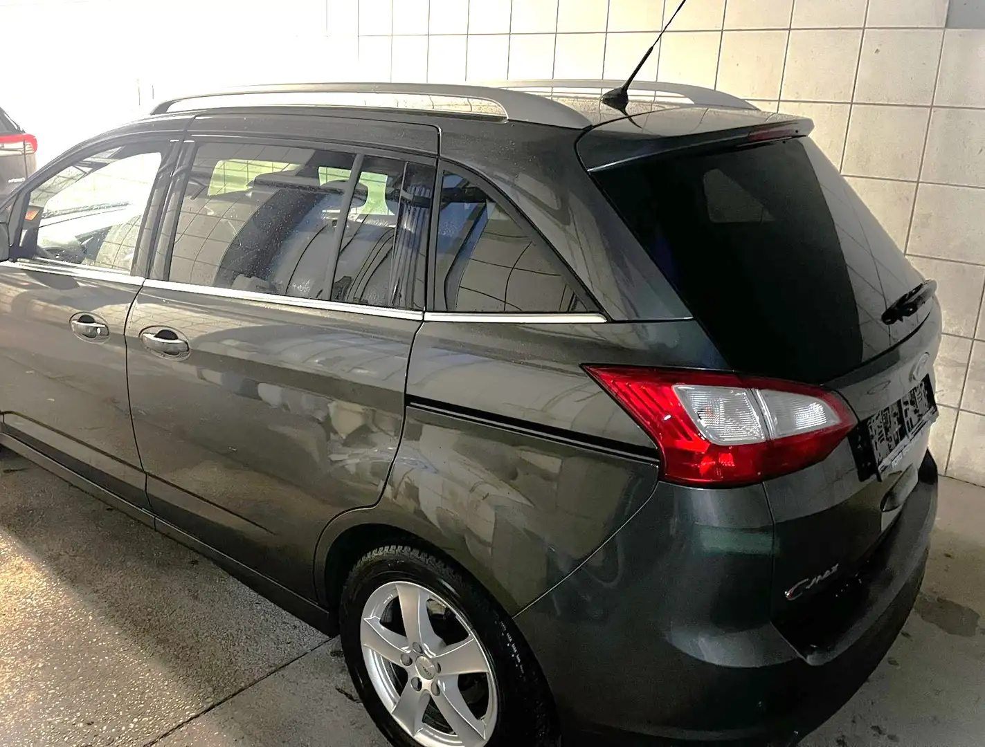 Ford Grand C-Max Grand C-MAX Titanium 1,6 TDCi DPF Titanium Grau - 2
