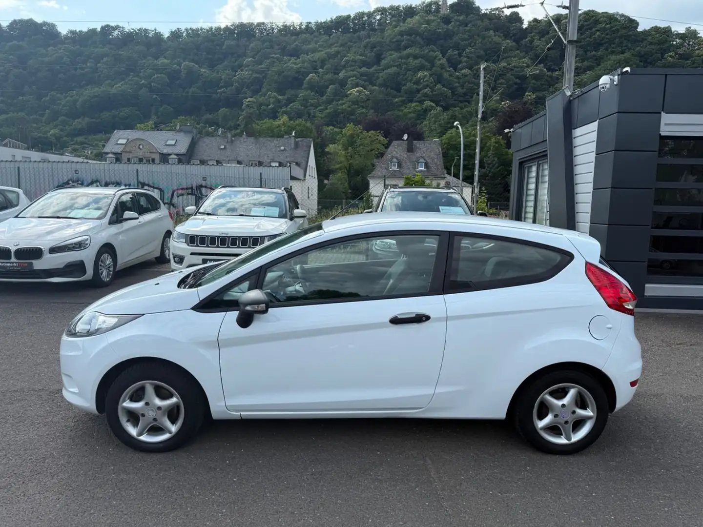 Ford Fiesta Ambiente Wenig Km! TÜV Neu! Blanc - 2