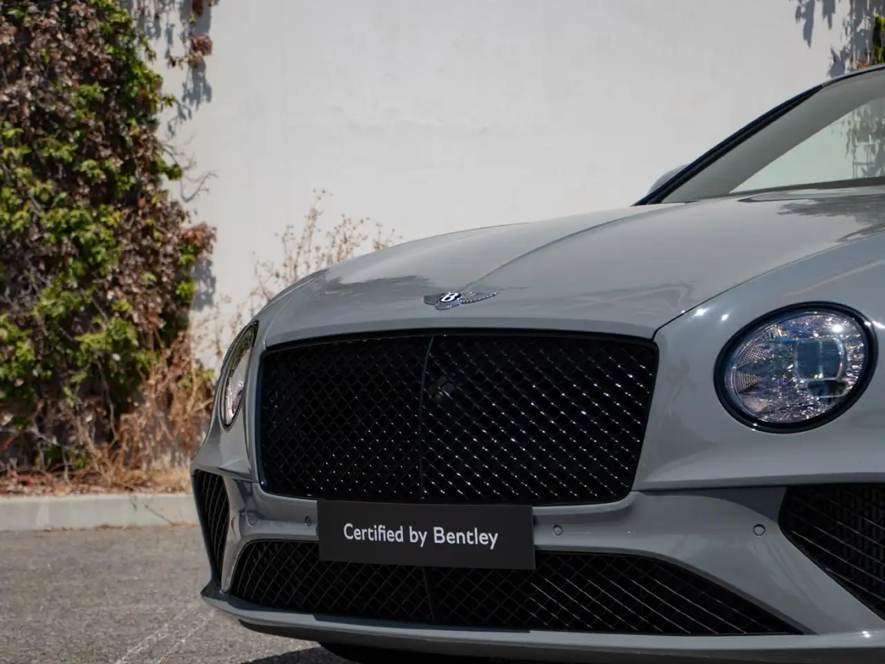 Bentley Continental GTC 2024 — фото 12