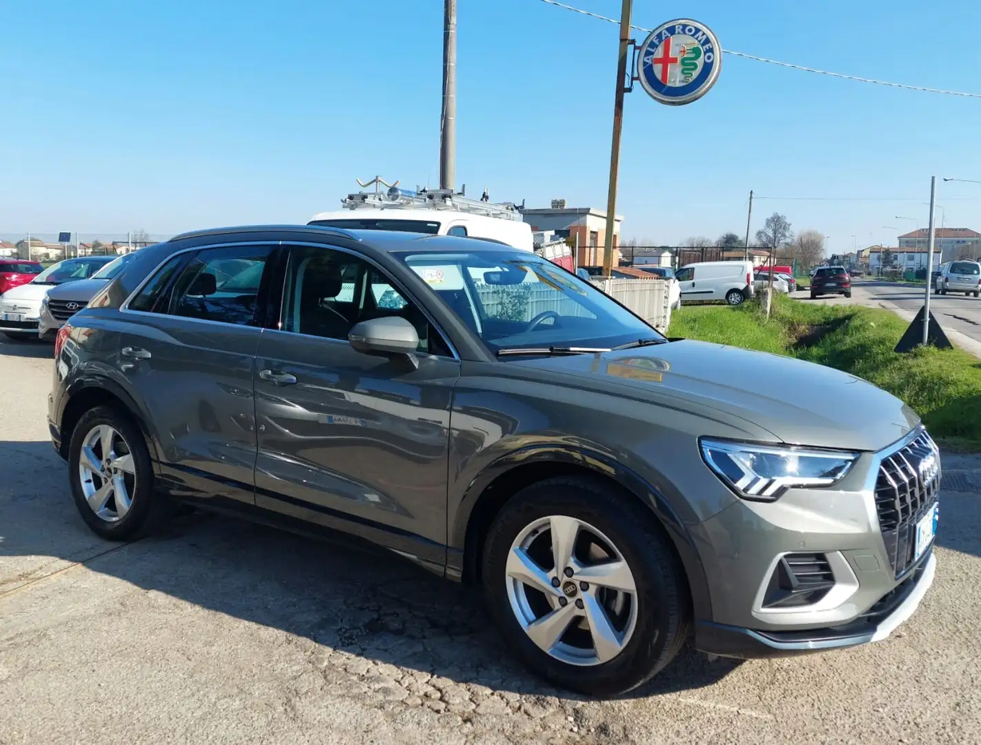 Audi Q3 AUDI Q3 1.5 BENZINA 150CV AUTOMATICO Grigio - 1