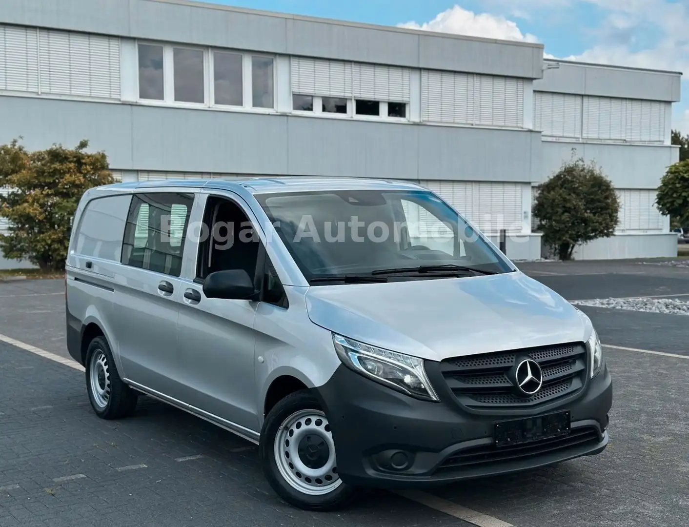 Mercedes-Benz Vito 116 7G Lang *LED*NAVI*KAMERA*STANDHZG*AHK* Silber - 2