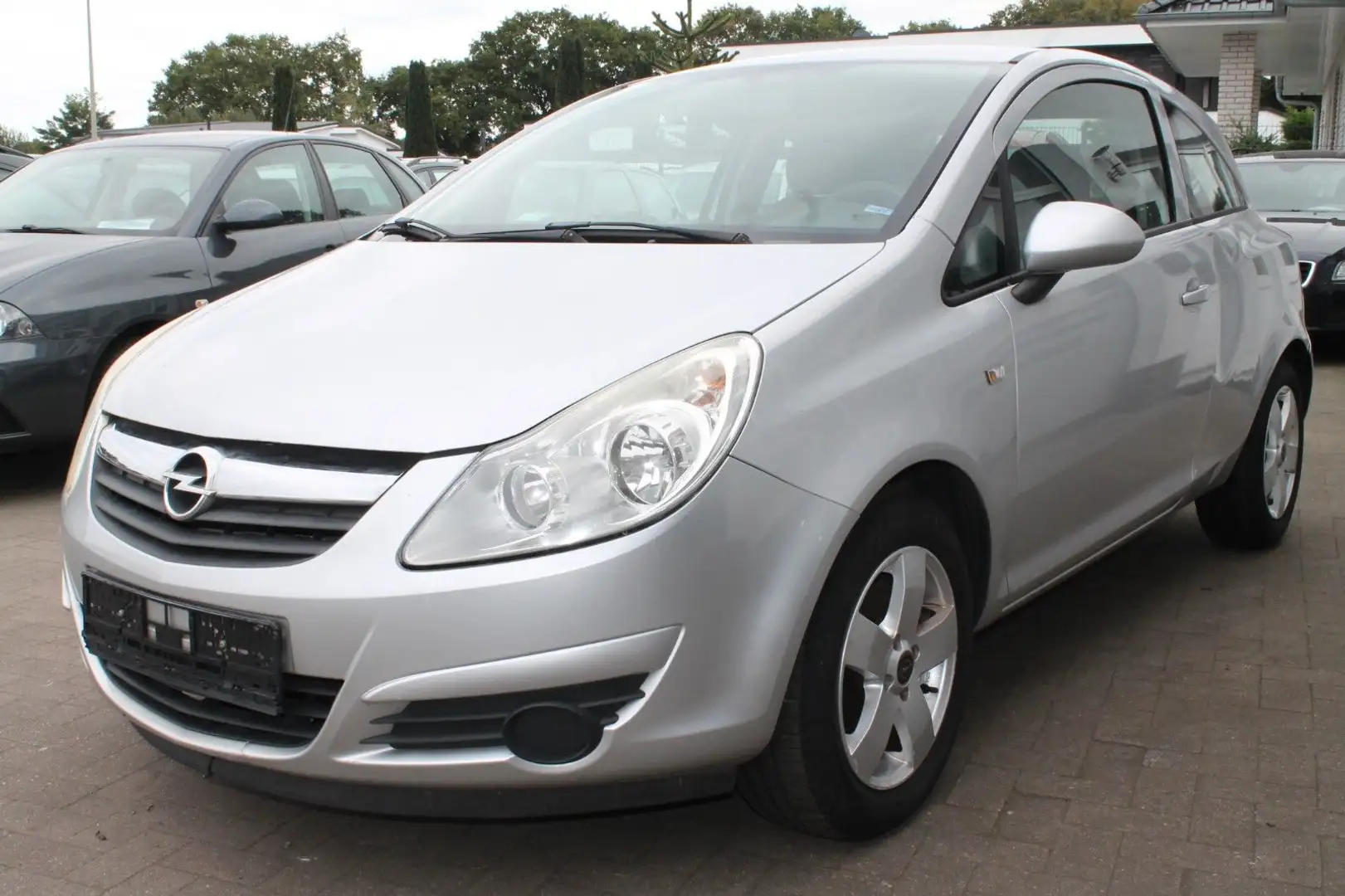 Opel Corsa D Edition Silber - 2