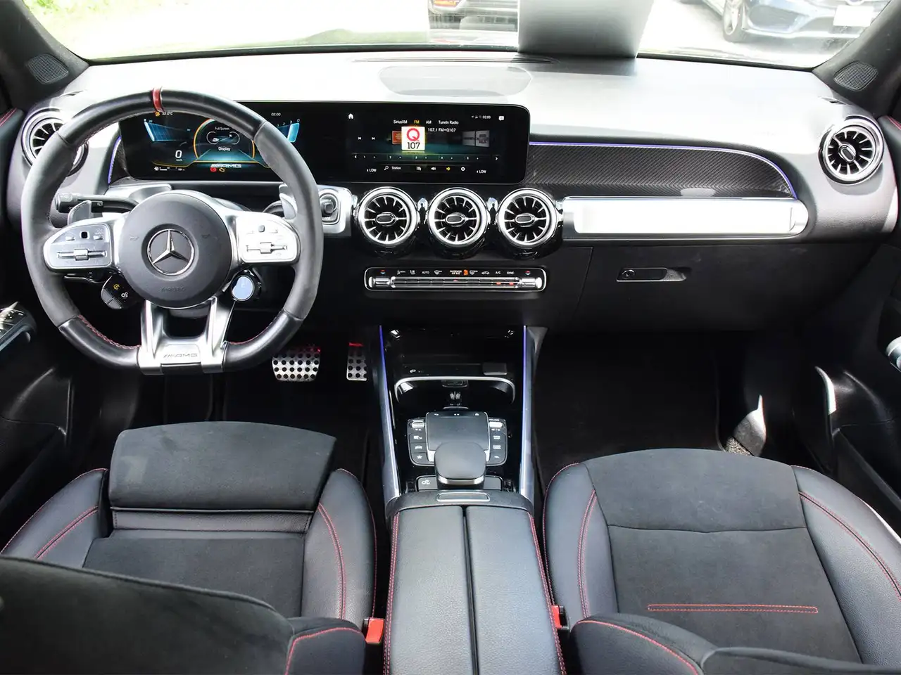 Mercedes-Benz GLB photo Mercedes-Benz GLB