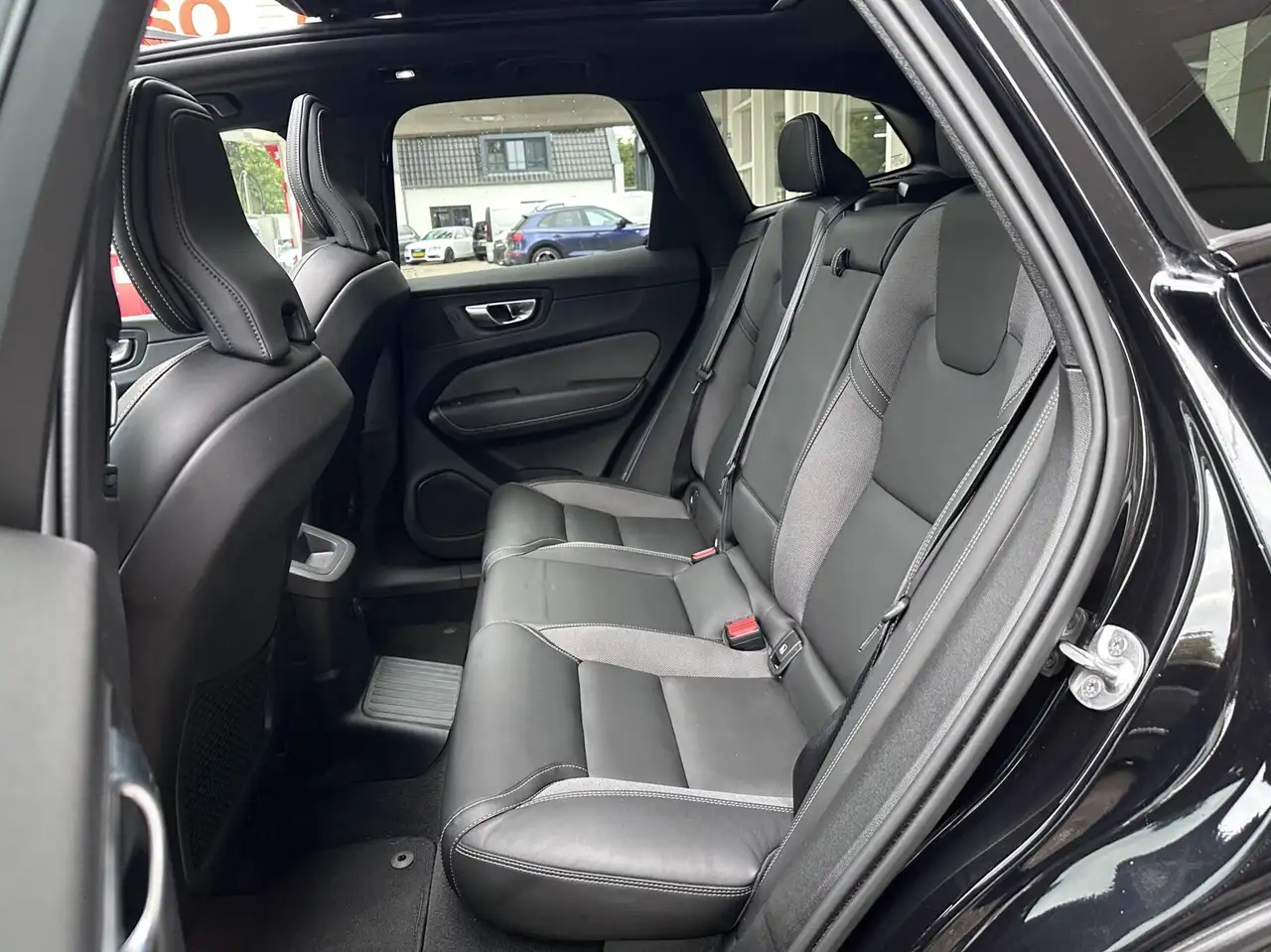 Volvo XC60 2.0 T8 Plug-in hybrid AWD Black Pano, Leer, Trekha, миниатюра 8
