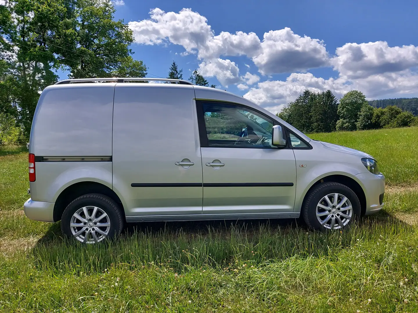 Volkswagen Caddy Caddy 2.0 TDI 4MOTION Plateado - 1