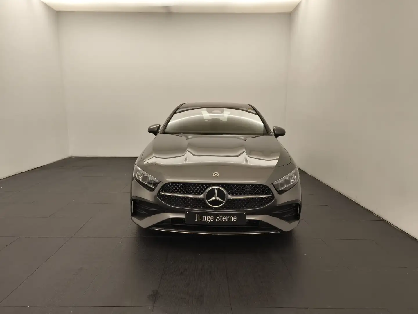 Mercedes-Benz A 180 A 180 AMG Advanced Plus Smartphone Integration RüC Grau - 2