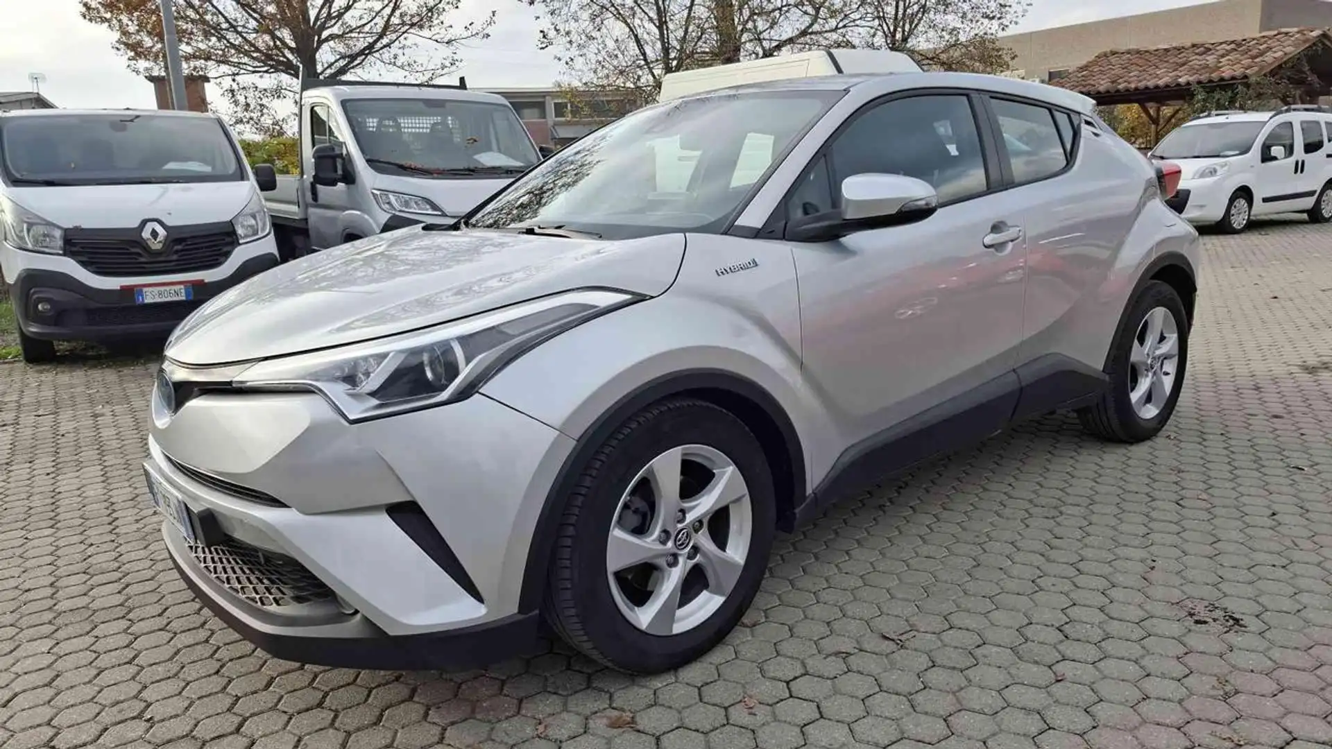 Toyota C-HR 1.8 Hybrid E-CVT Grigio - 1