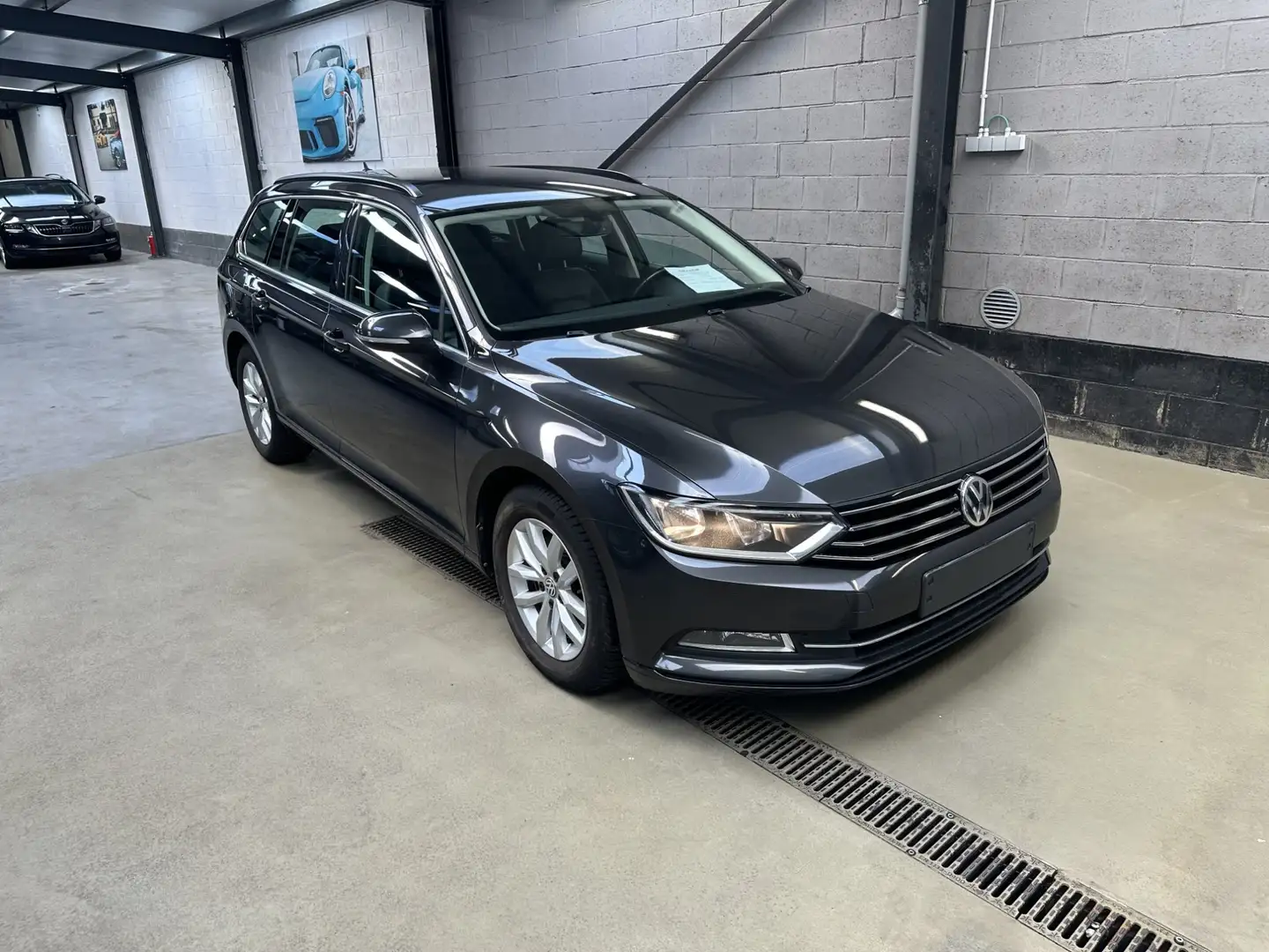 Volkswagen Passat Variant Passat Variant 1.6 TDI Comfortline Zwart - 1