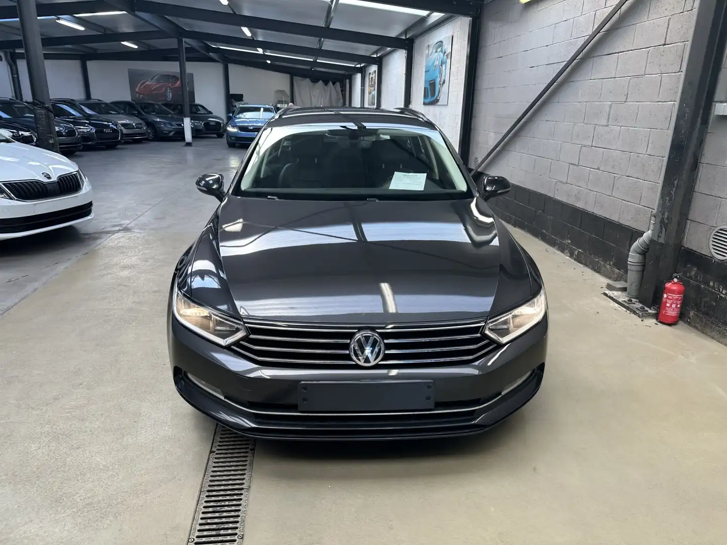 Volkswagen Passat Variant Passat Variant 1.6 TDI Comfortline Zwart - 2