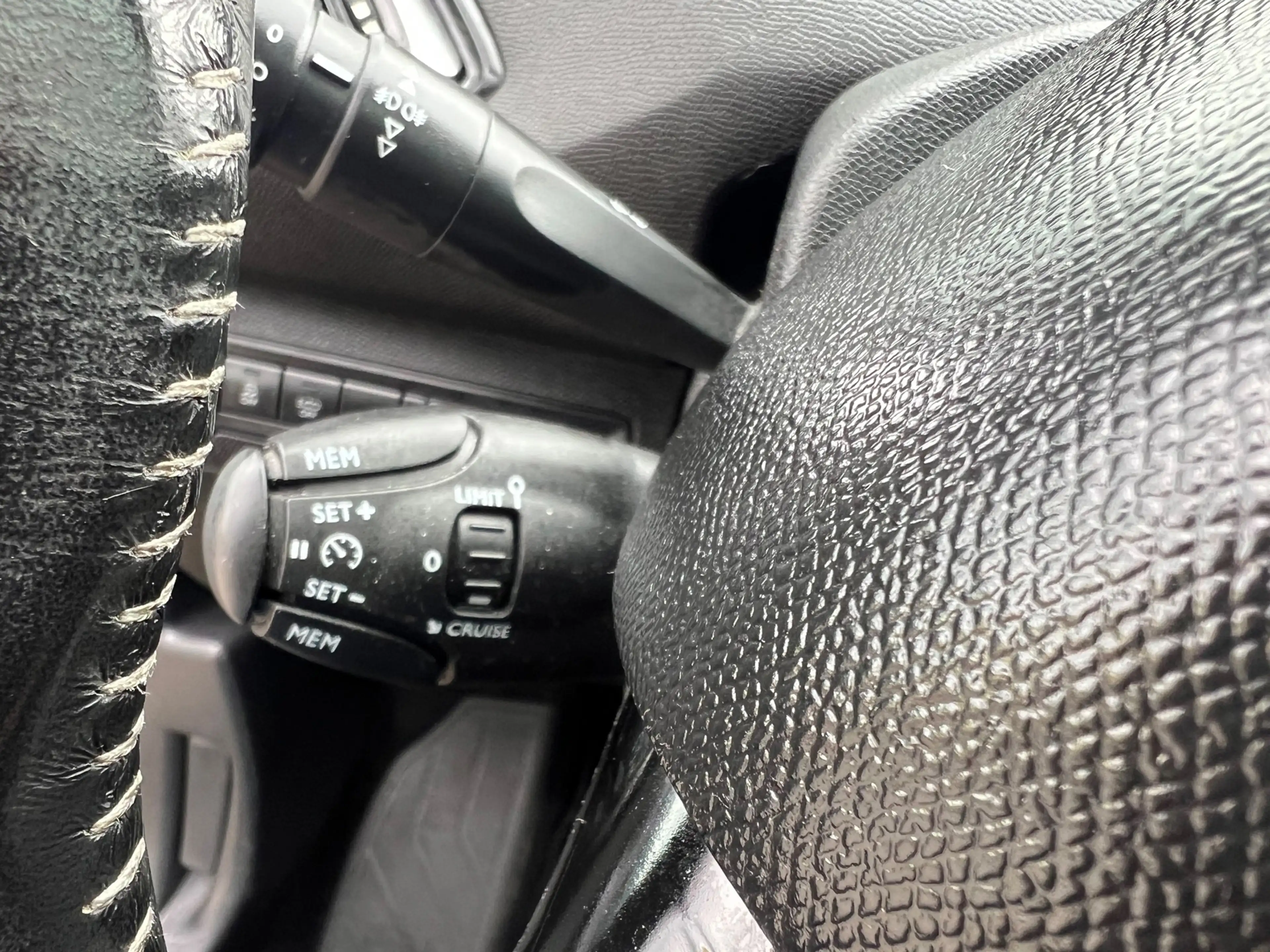Peugeot 308 1.2 PureTech Blue Lease Executive - PANORAMA — photo 11